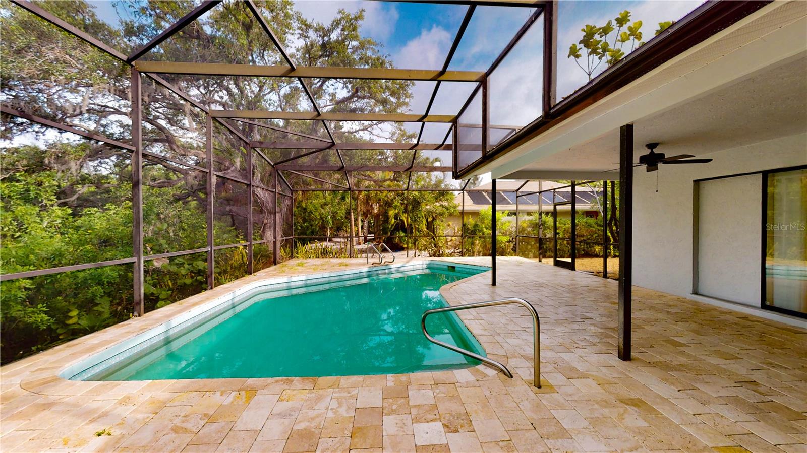 Image 11 of 18 For 733 Tropical Circle