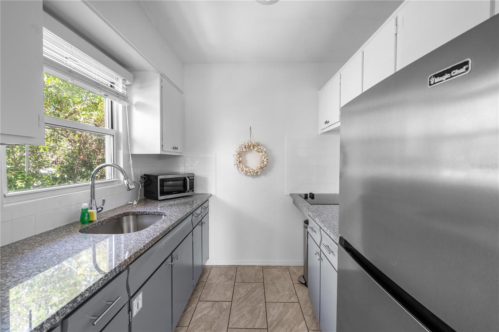 Image 6 of 11 For 1739 Siesta Drive 3