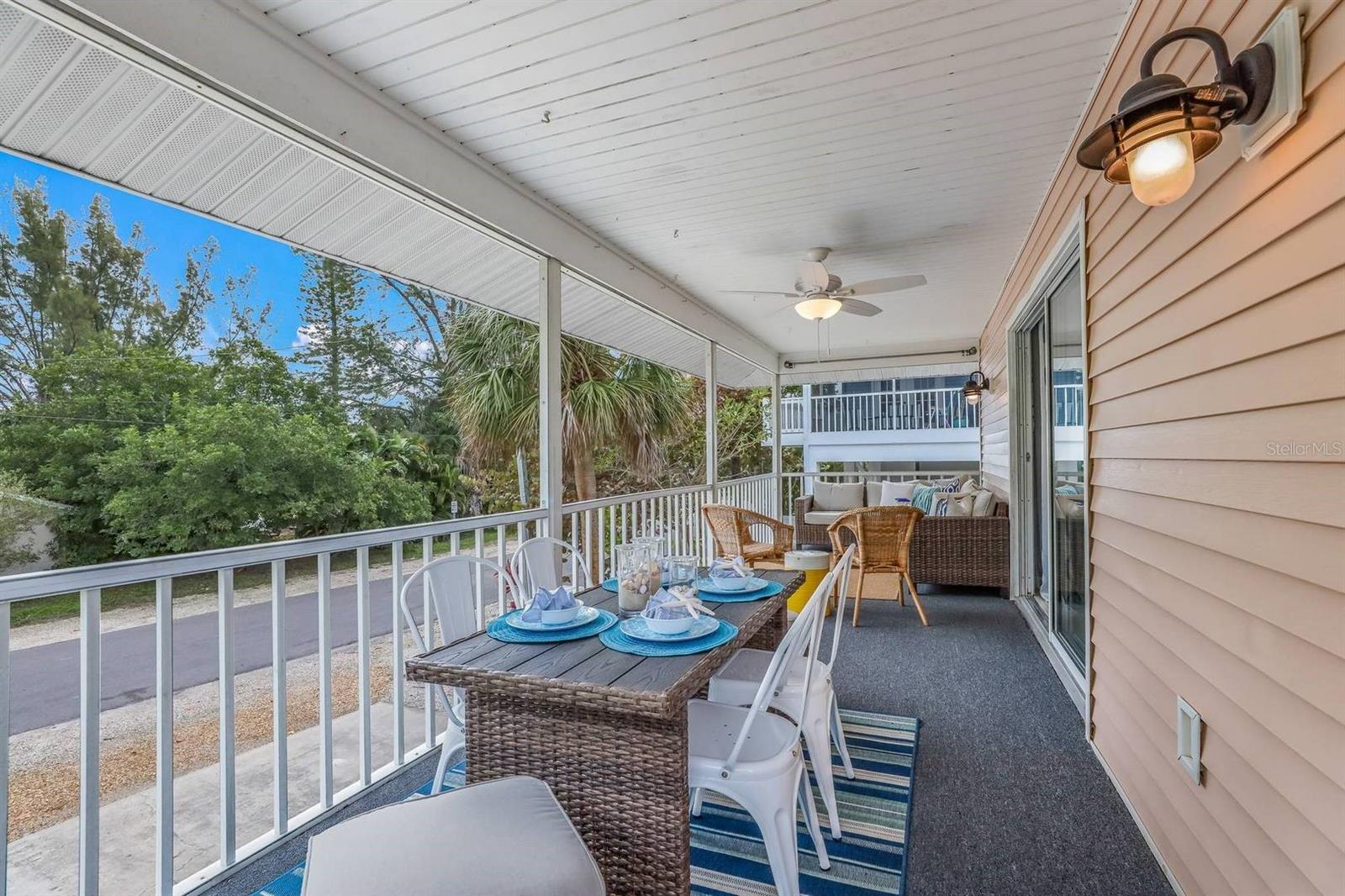 Image 19 of 49 For 811 Jacaranda Road