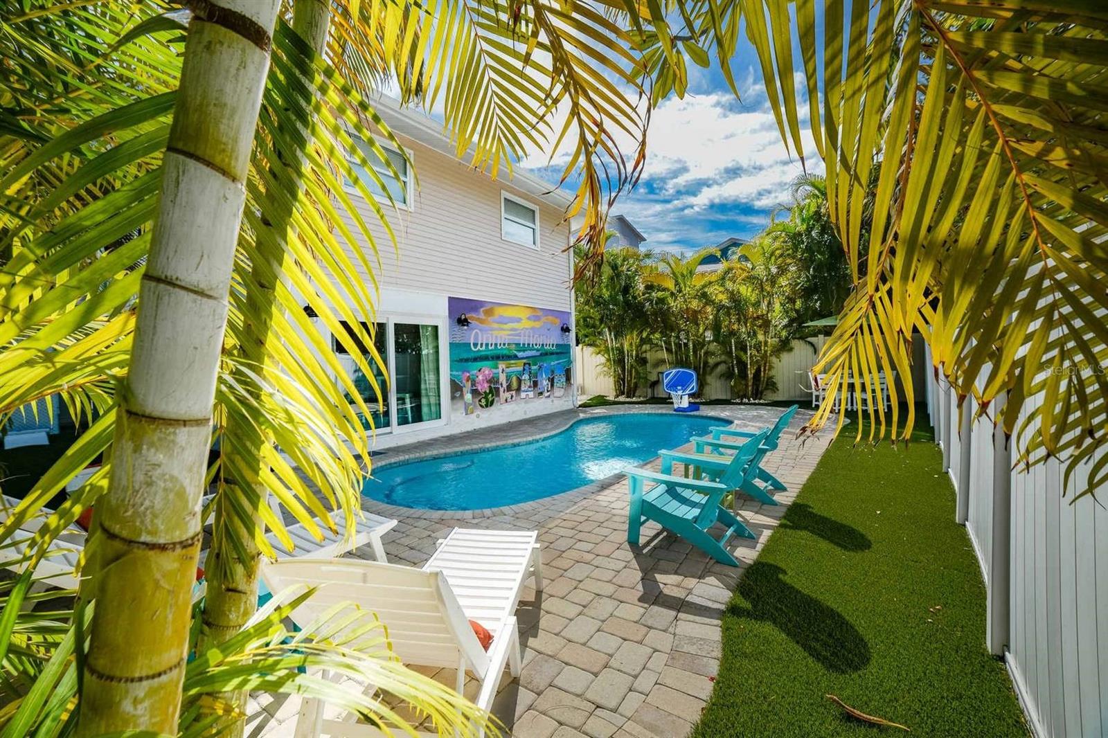 Image 3 of 49 For 811 Jacaranda Road
