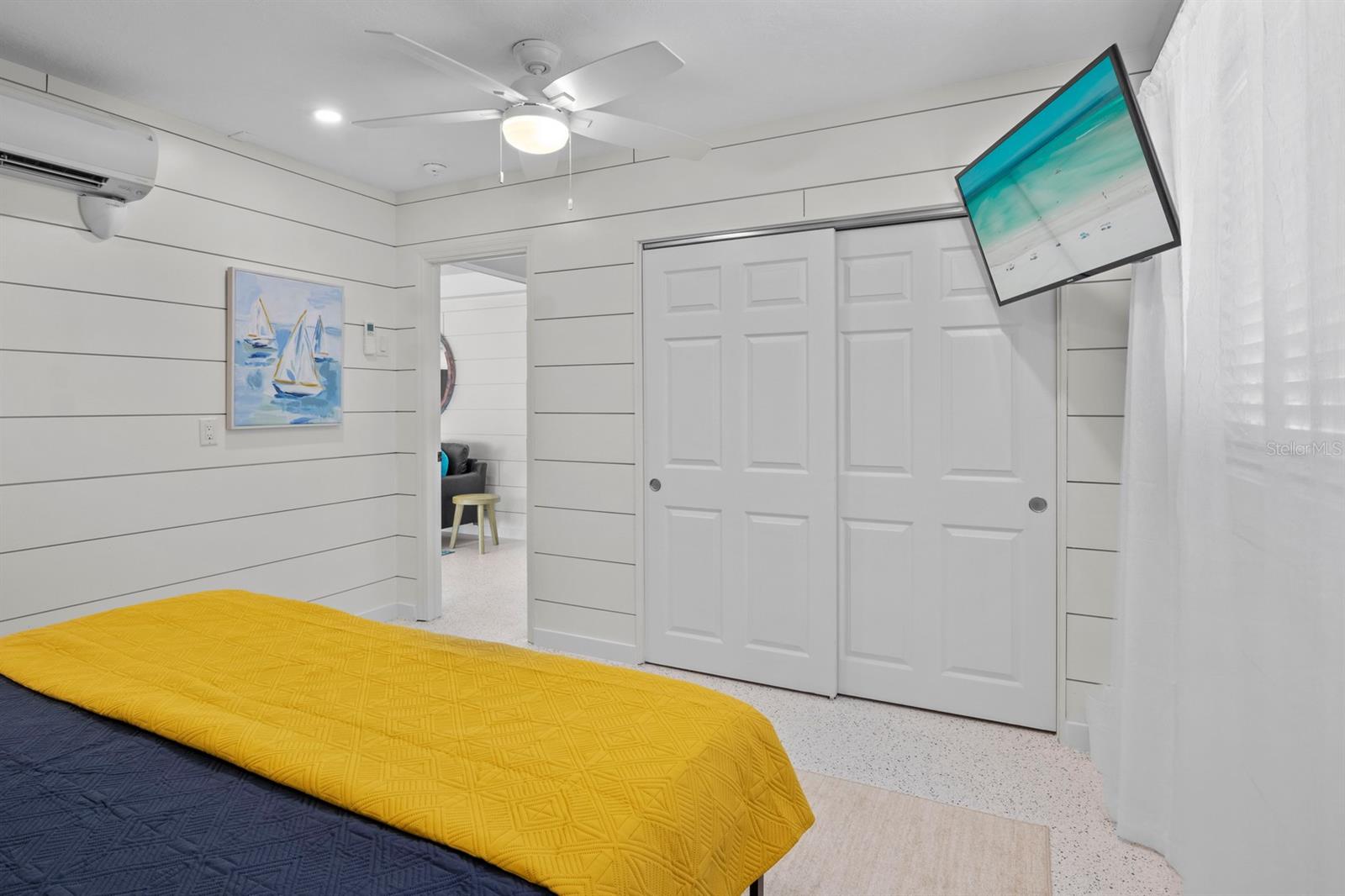 Image 36 of 49 For 811 Jacaranda Road