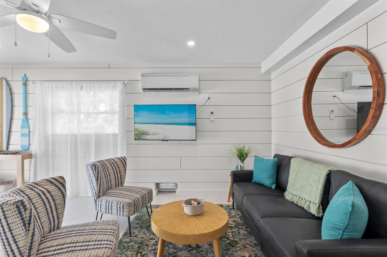 Image 38 of 49 For 811 Jacaranda Road