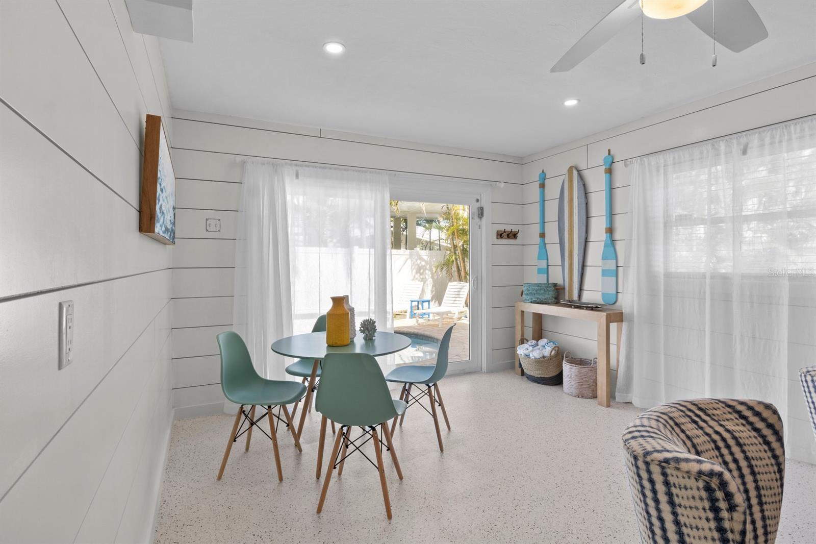 Image 39 of 49 For 811 Jacaranda Road