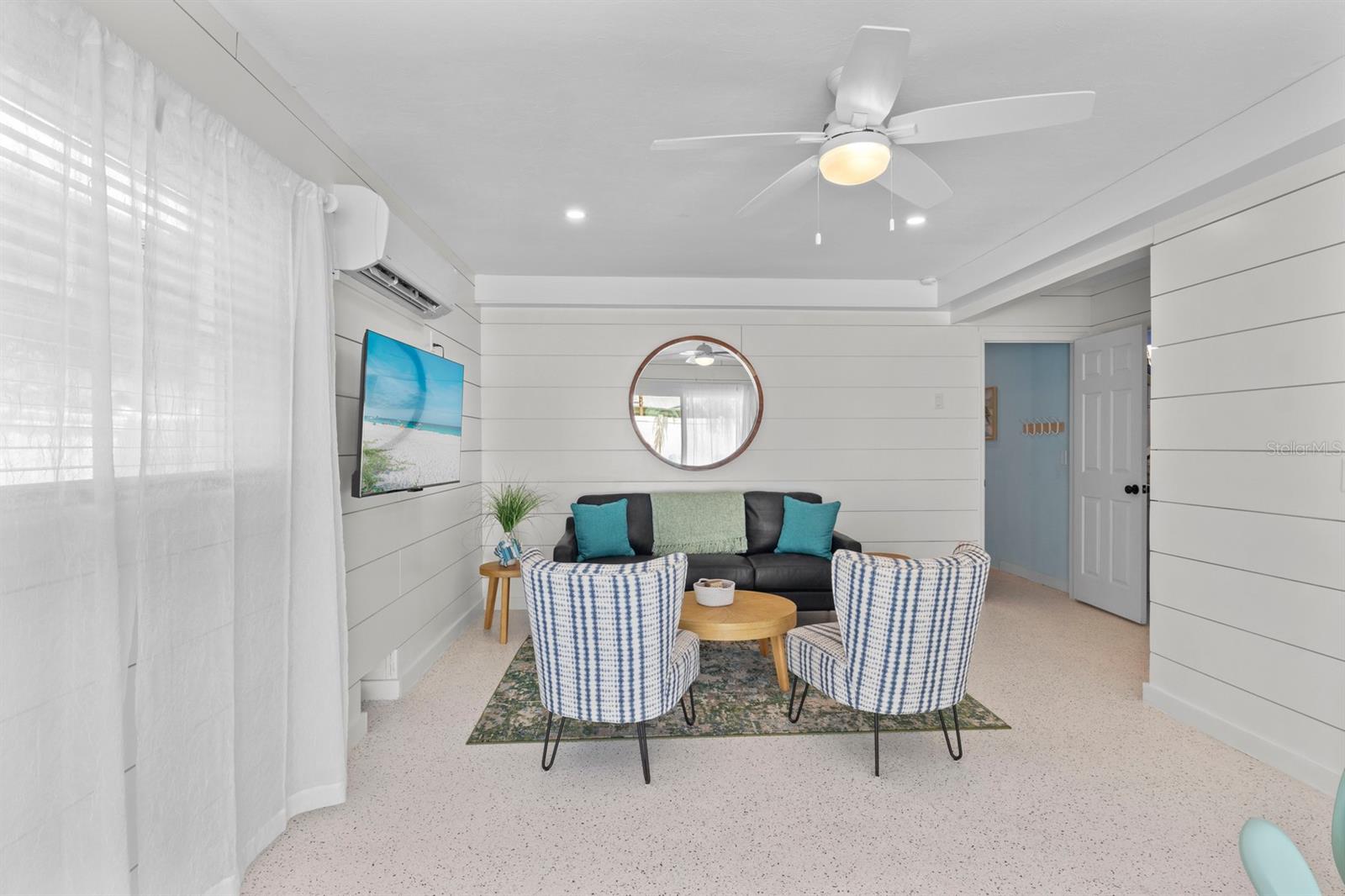 Image 40 of 49 For 811 Jacaranda Road