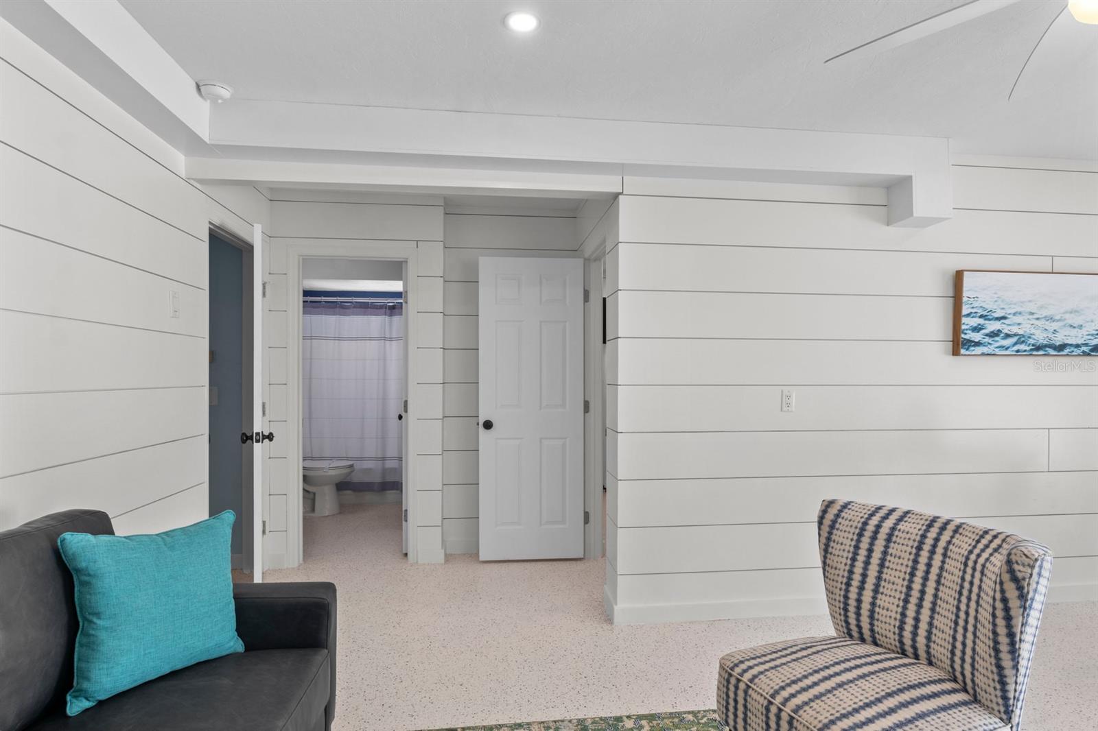 Image 45 of 49 For 811 Jacaranda Road