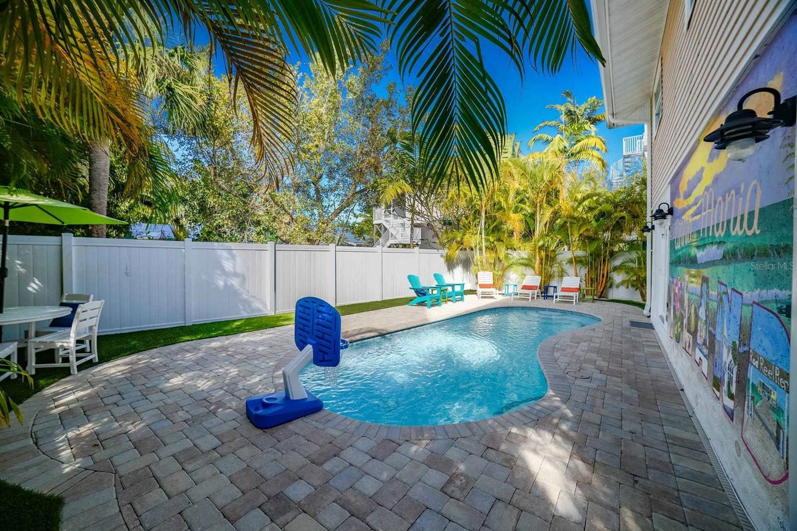 Image 7 of 49 For 811 Jacaranda Road