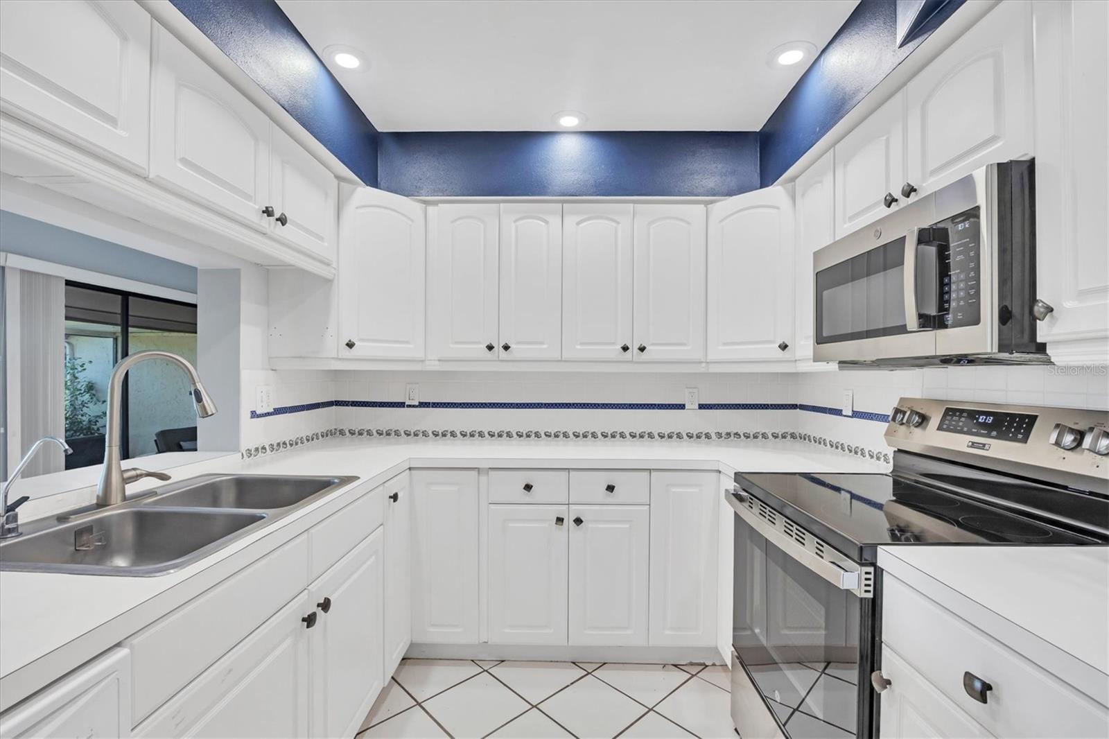 Image 16 of 69 For 4947 Greencroft Road 175