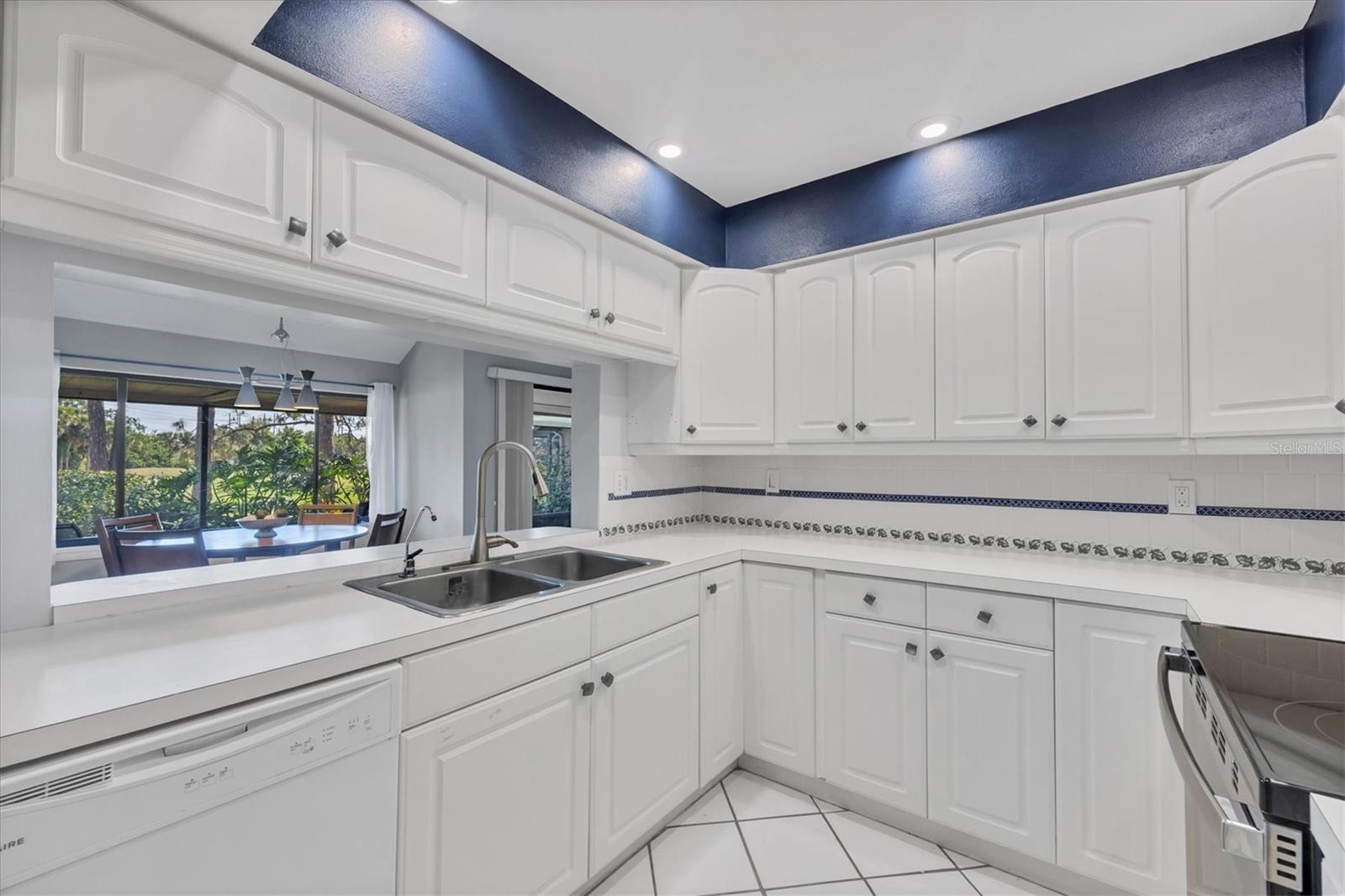 Image 17 of 69 For 4947 Greencroft Road 175