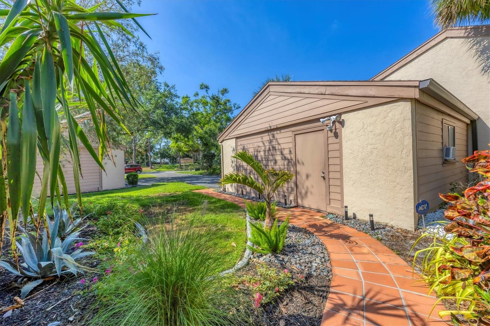 Image 4 of 69 For 4947 Greencroft Road 175
