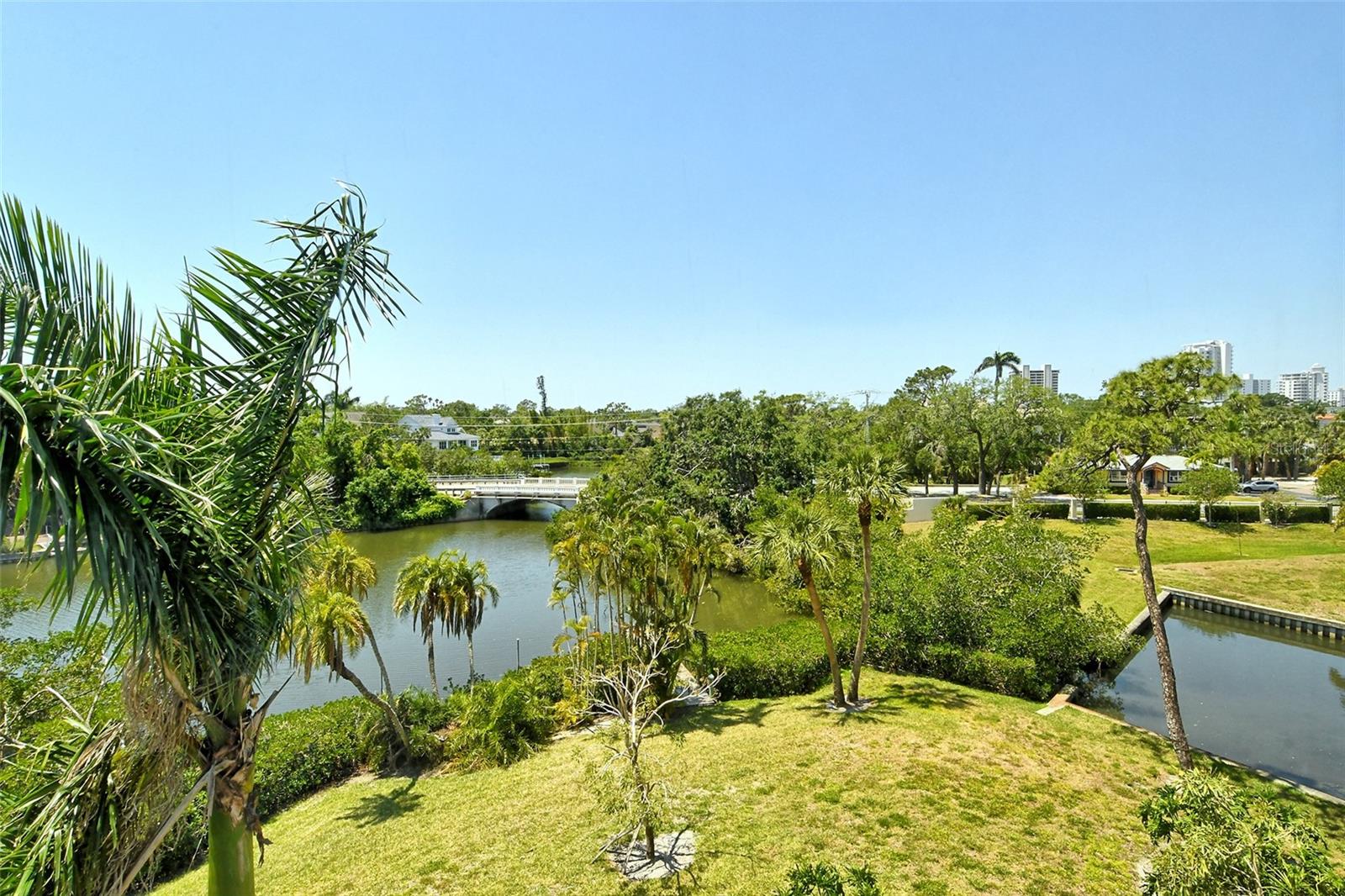 Image 16 of 91 For 835 Osprey Avenue 310