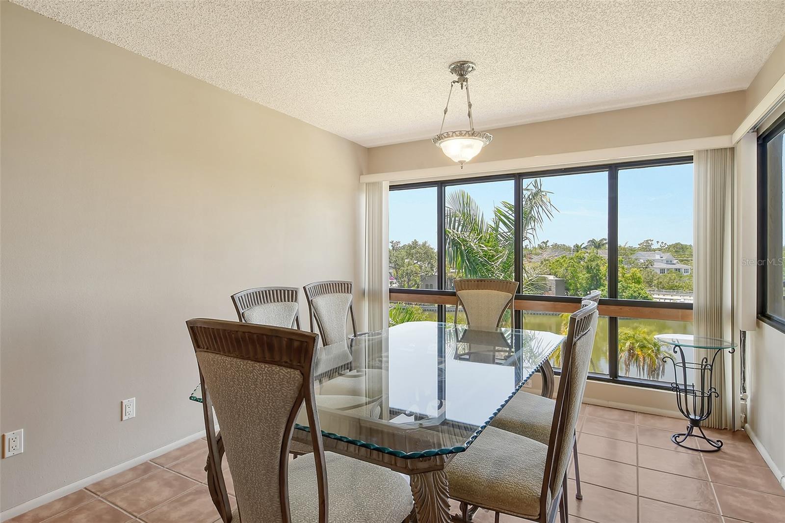 Image 18 of 91 For 835 Osprey Avenue 310
