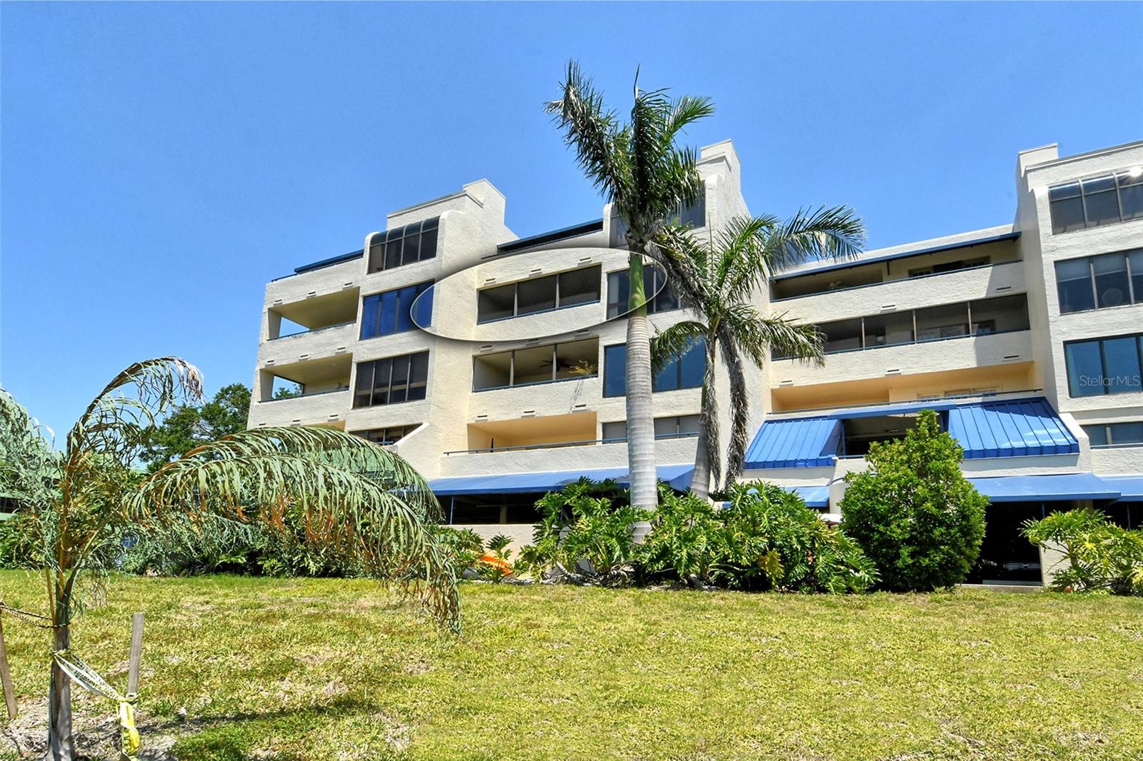 Image 38 of 91 For 835 Osprey Avenue 310