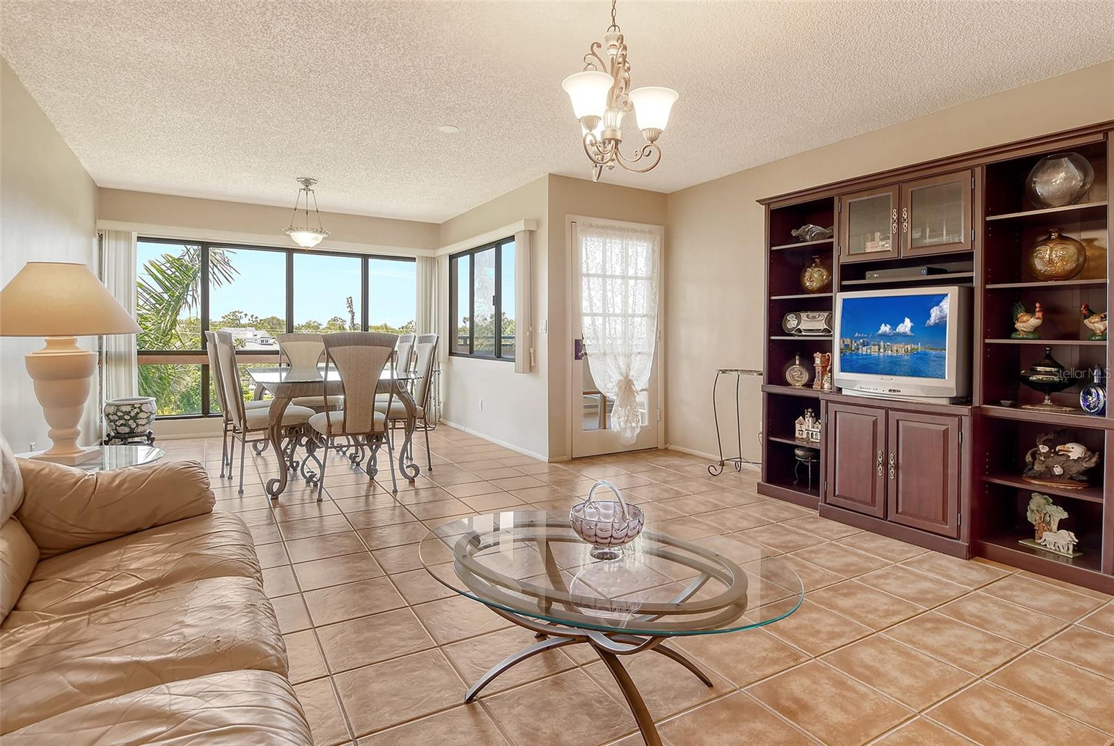 Image 9 of 91 For 835 Osprey Avenue 310