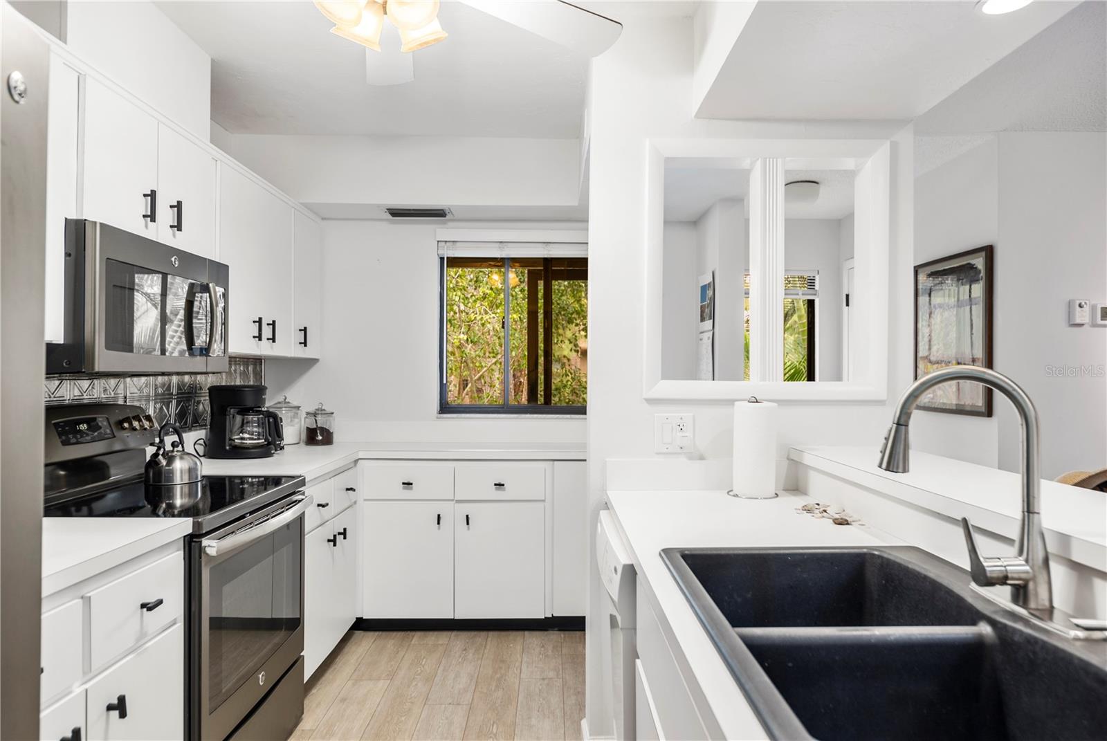 Image 10 of 34 For 1711 Pelican Cove Road 443