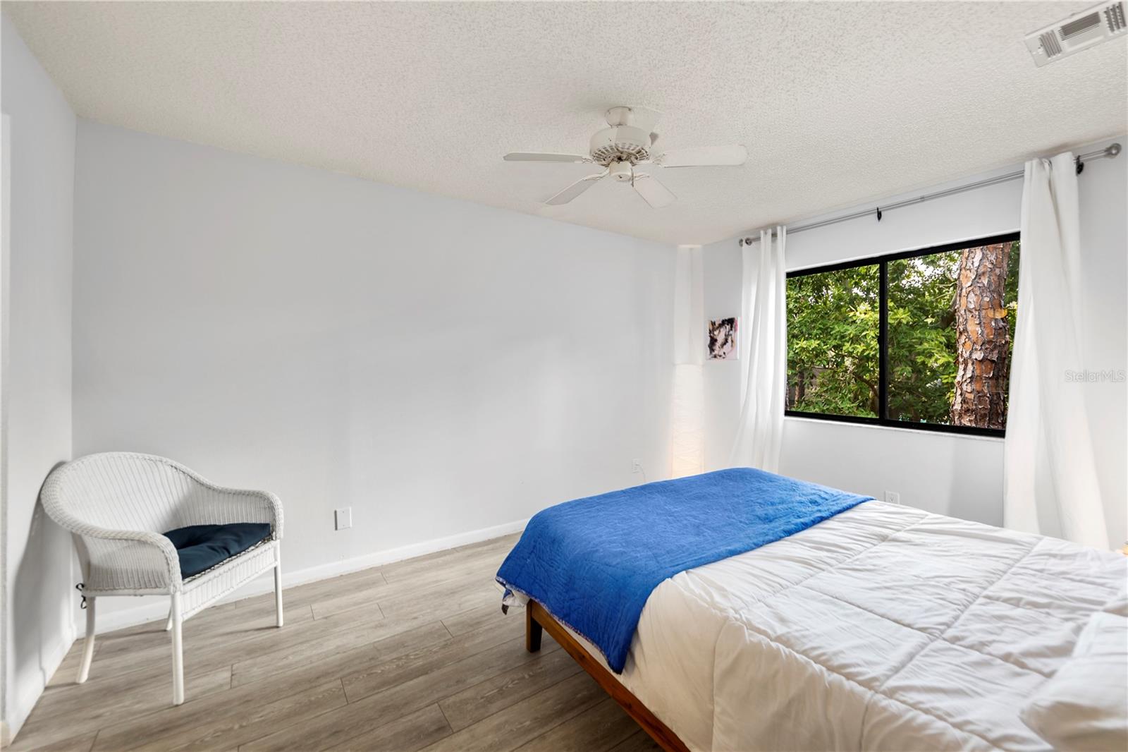 Image 17 of 34 For 1711 Pelican Cove Road 443