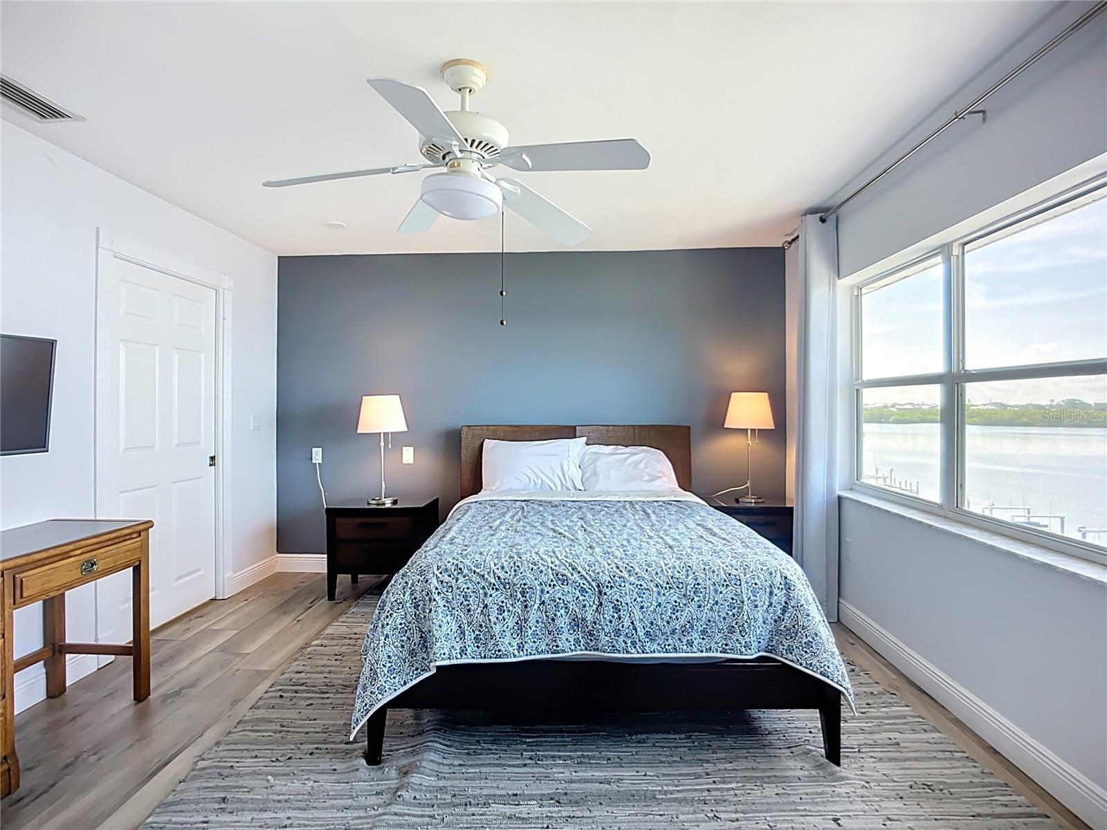 Image 45 of 72 For 2424 Bay Drive 2424-2426