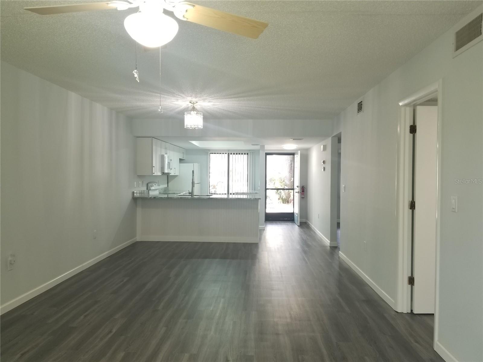 Image 14 of 58 For 7842 Eagle Creek Drive 7842