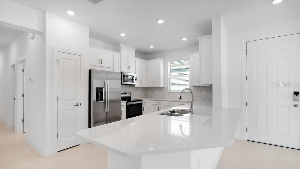 Image 5 of 50 For 16114 Ivy Ridge Court