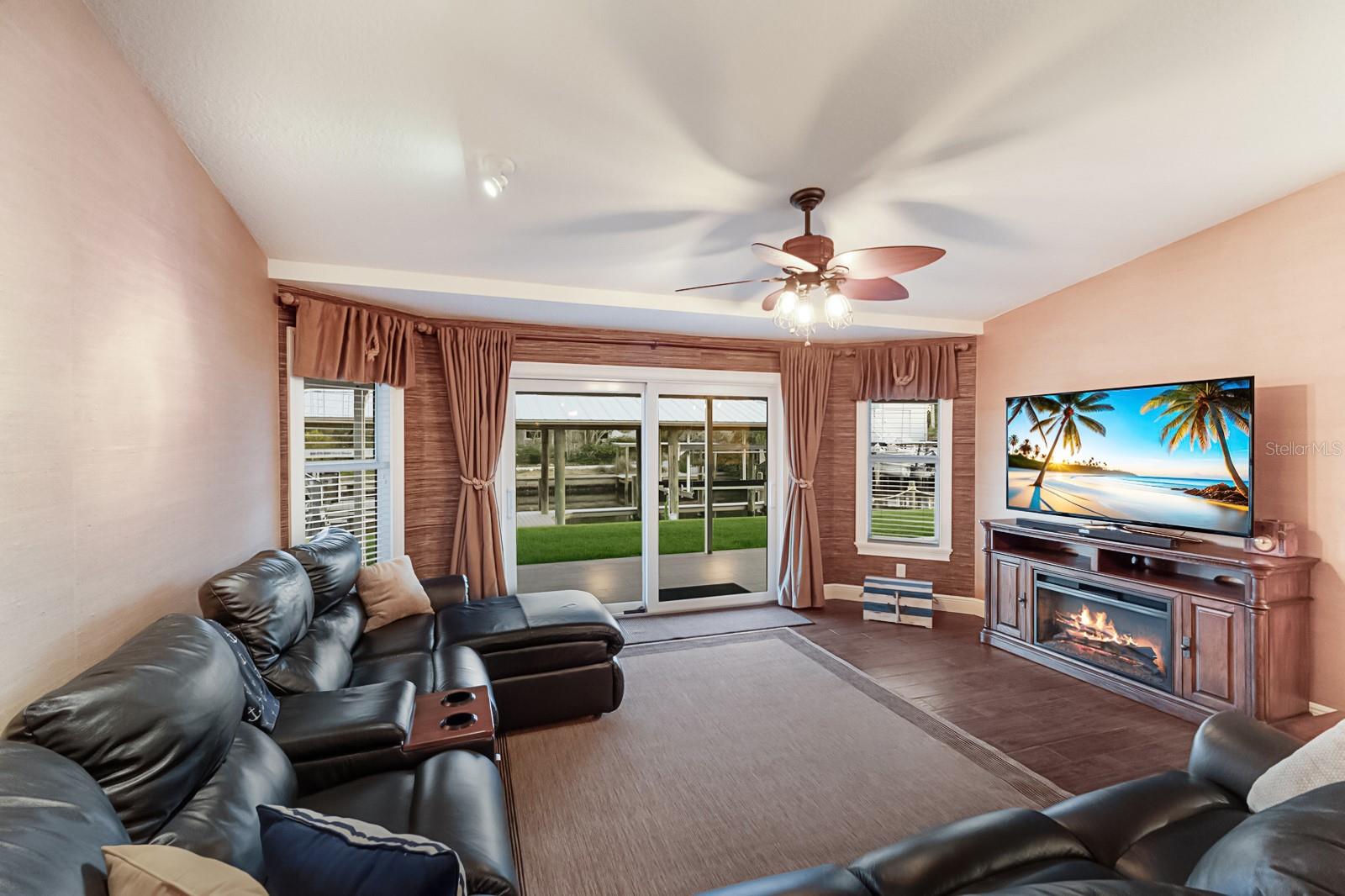 Image 10 of 68 For 4517 Pinfish Lane