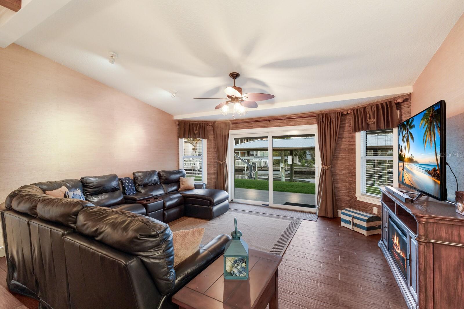 Image 9 of 68 For 4517 Pinfish Lane