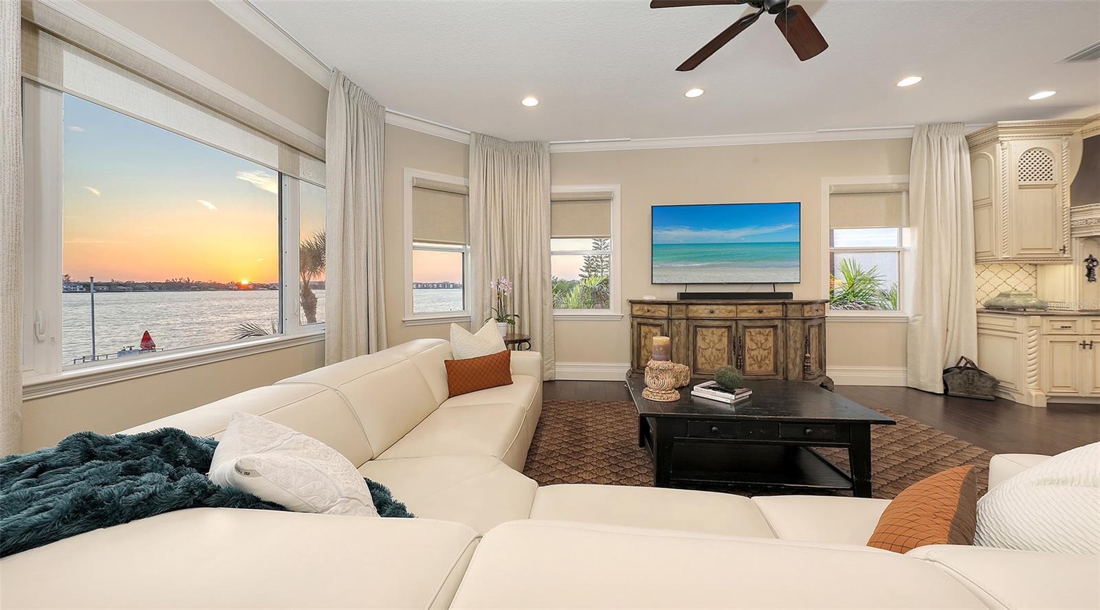Image 27 of 73 For 7342 Captain Kidd Avenue