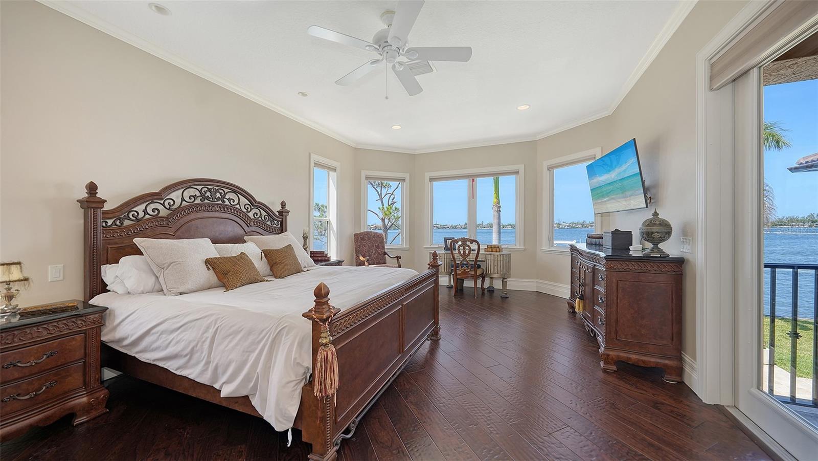 Image 34 of 73 For 7342 Captain Kidd Avenue