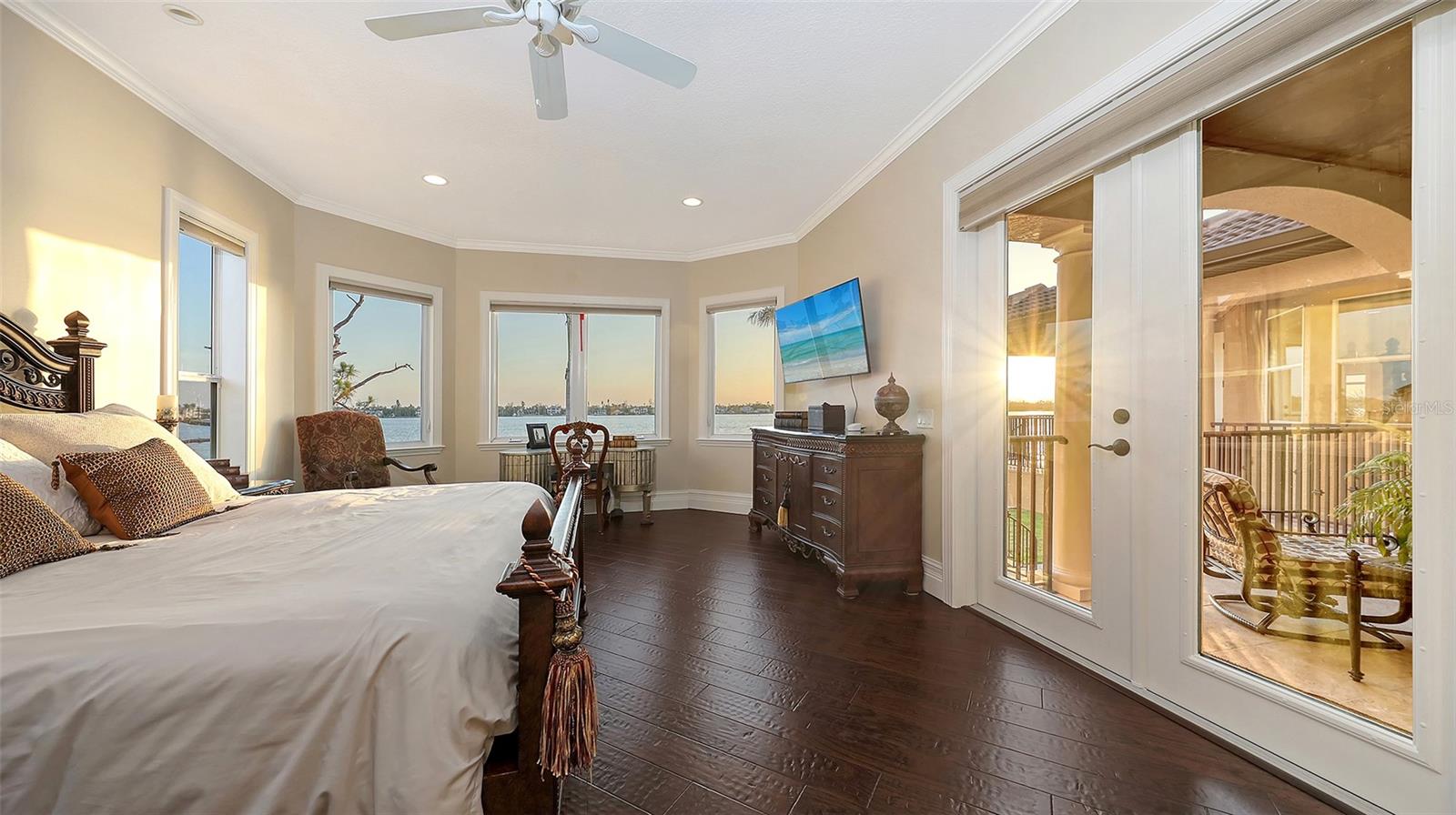 Image 35 of 73 For 7342 Captain Kidd Avenue