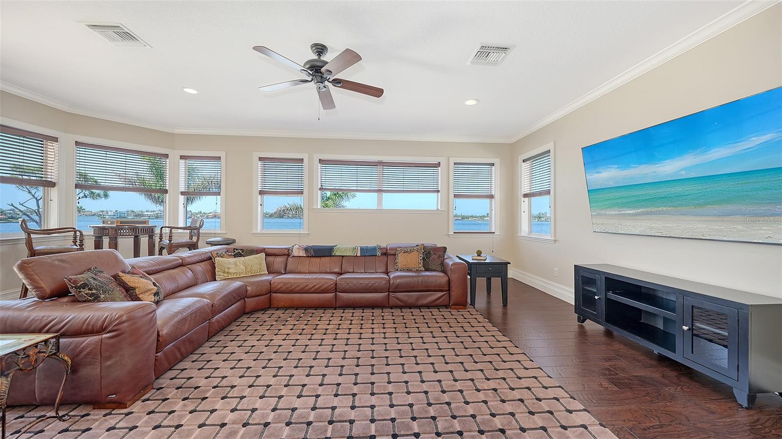 Image 44 of 73 For 7342 Captain Kidd Avenue