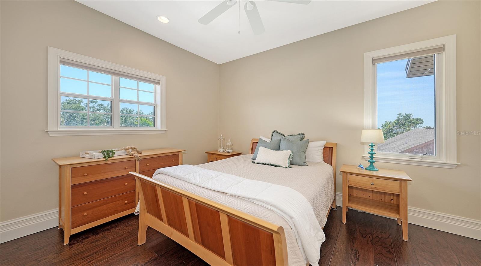 Image 49 of 73 For 7342 Captain Kidd Avenue