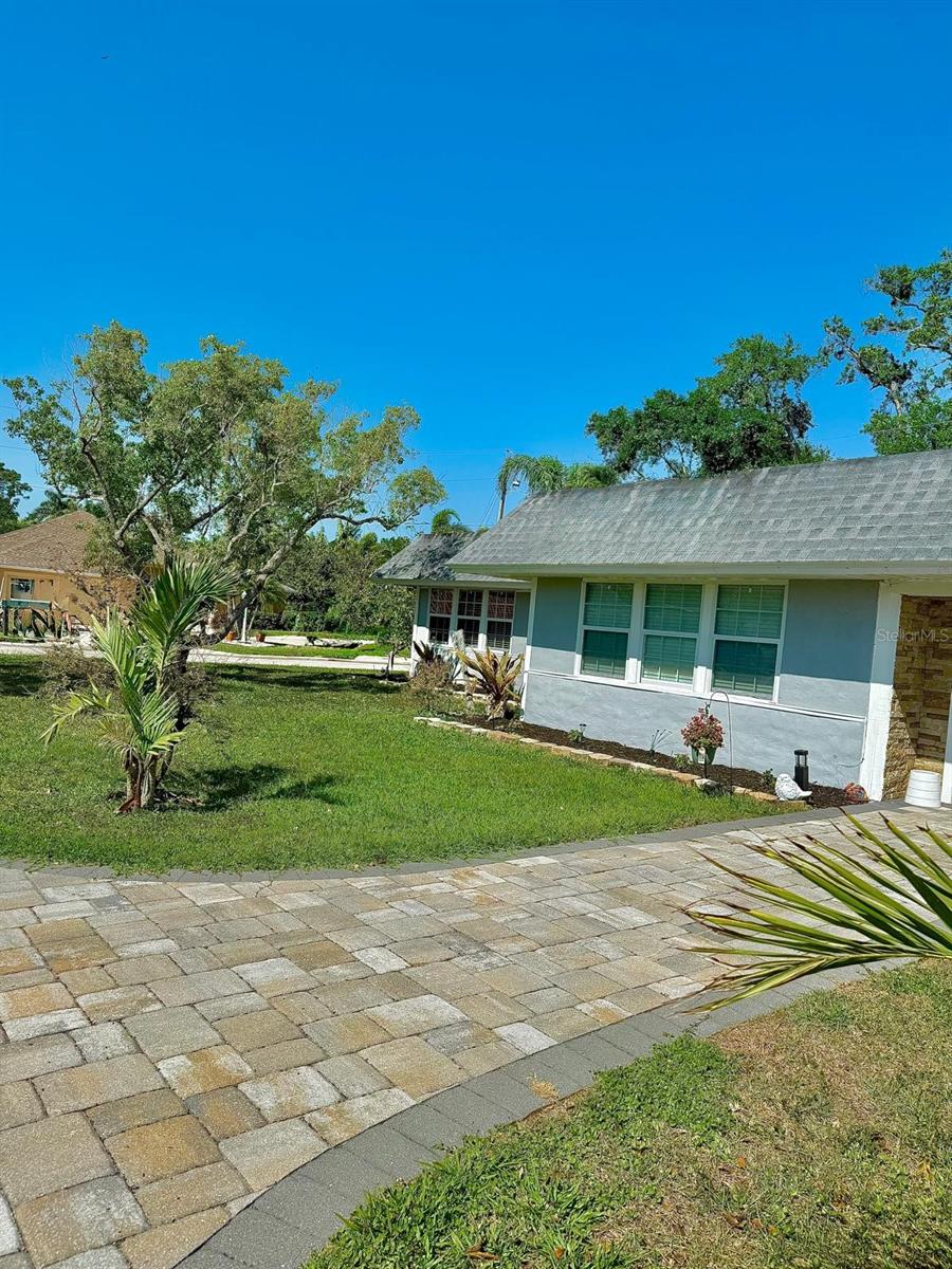 Image 3 of 40 For 6931 Magellan Way
