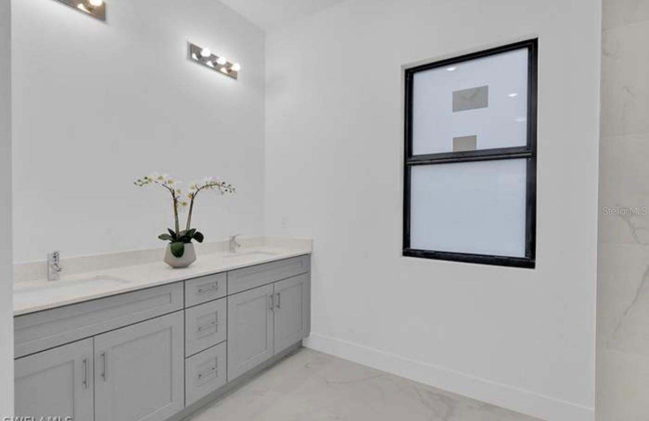 Image 10 of 19 For 3509 23rd Street Sw