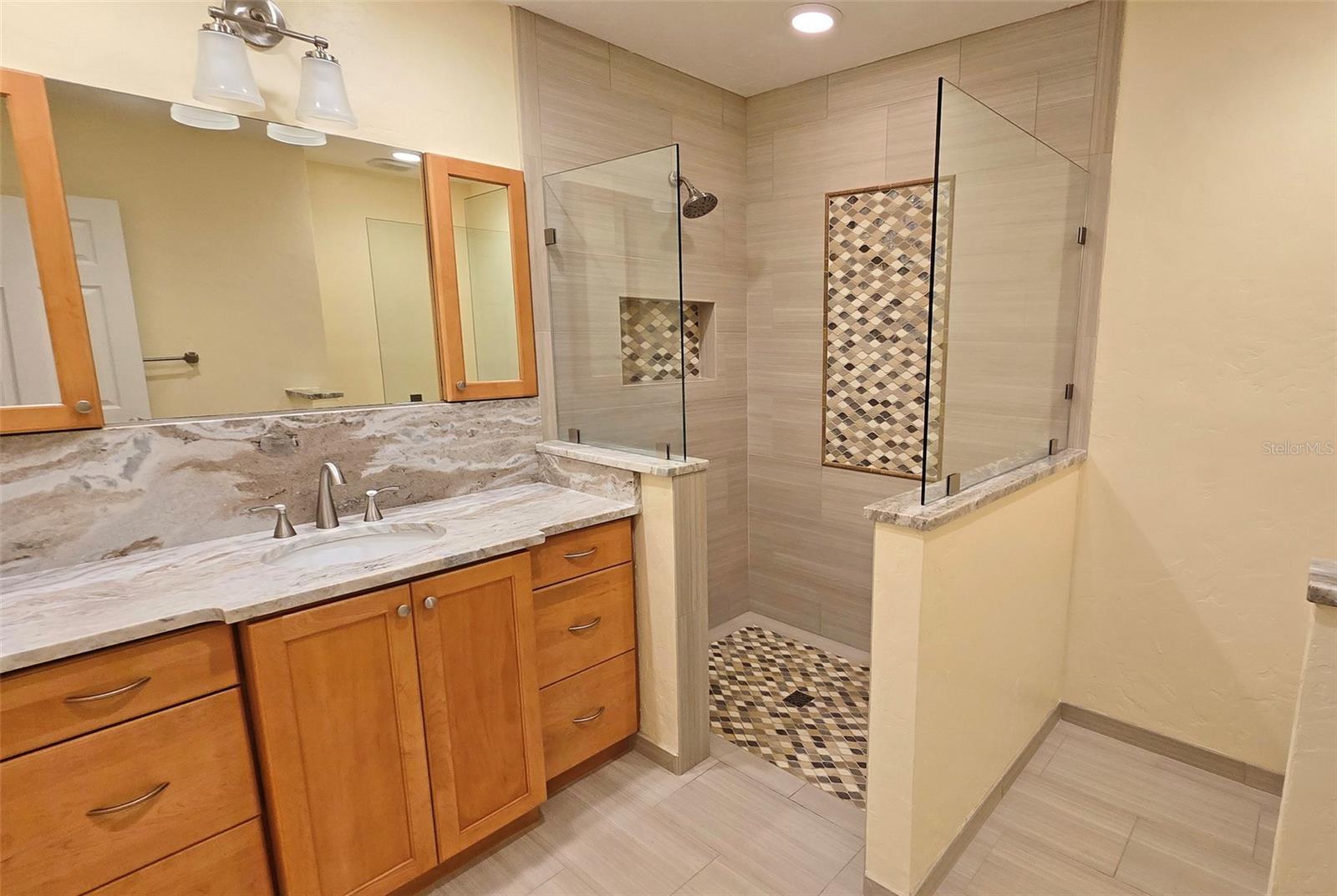 Image 19 of 34 For 3004 Bay Shore Circle