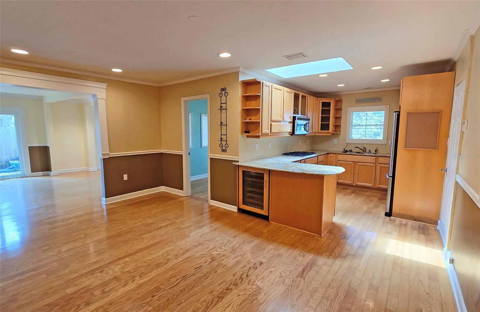 Image 4 of 34 For 3004 Bay Shore Circle