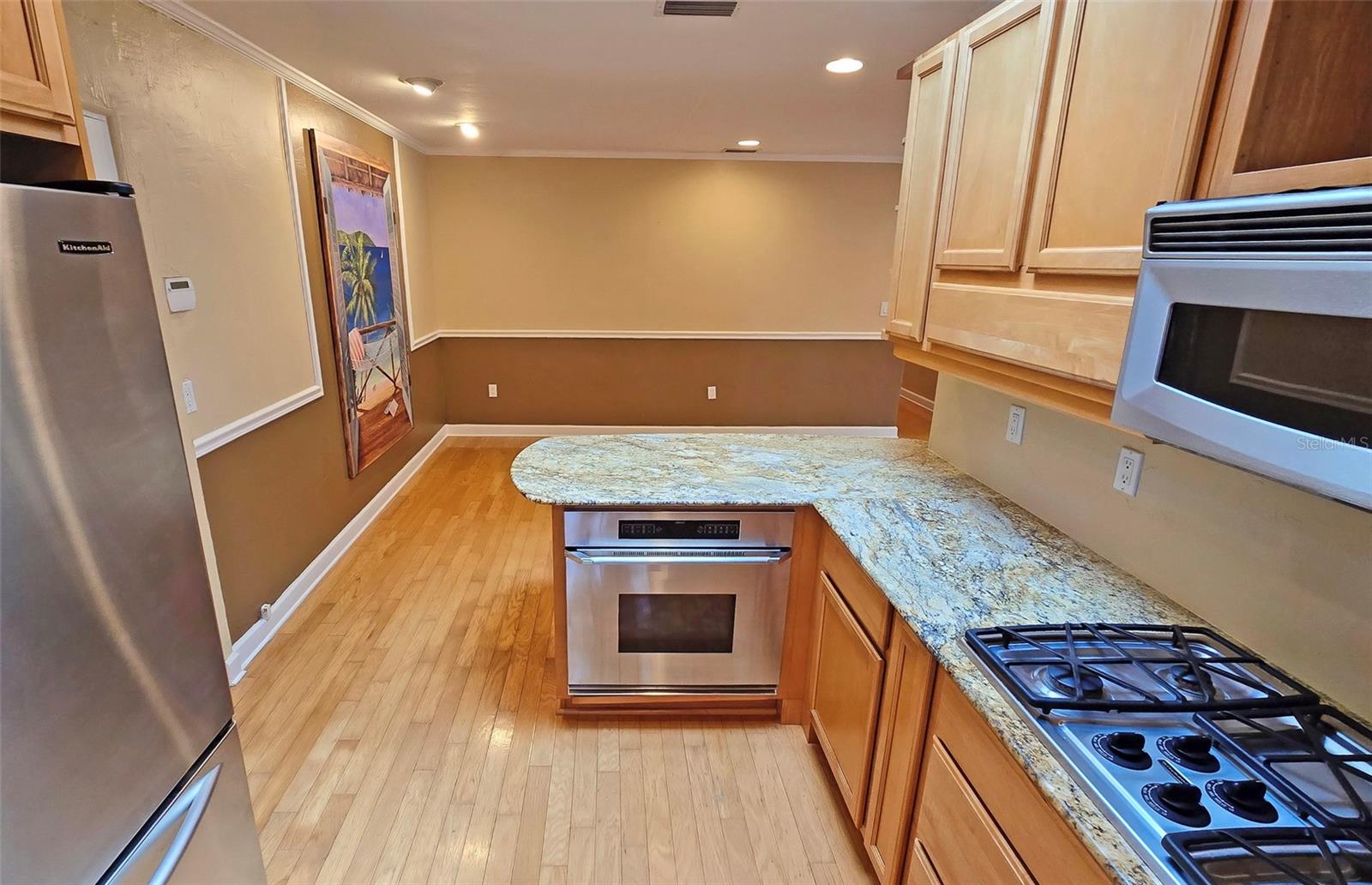Image 6 of 34 For 3004 Bay Shore Circle