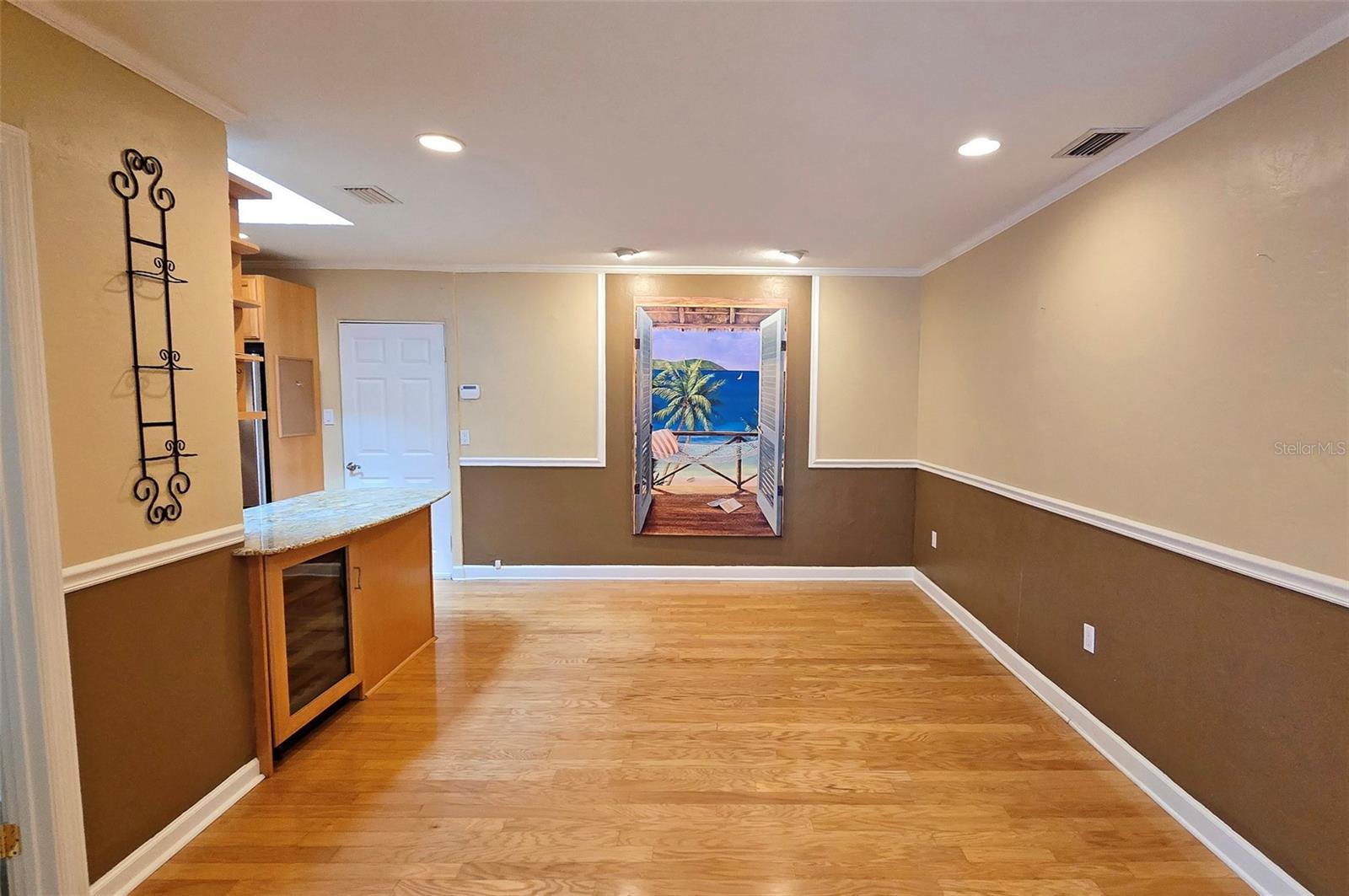 Image 8 of 34 For 3004 Bay Shore Circle