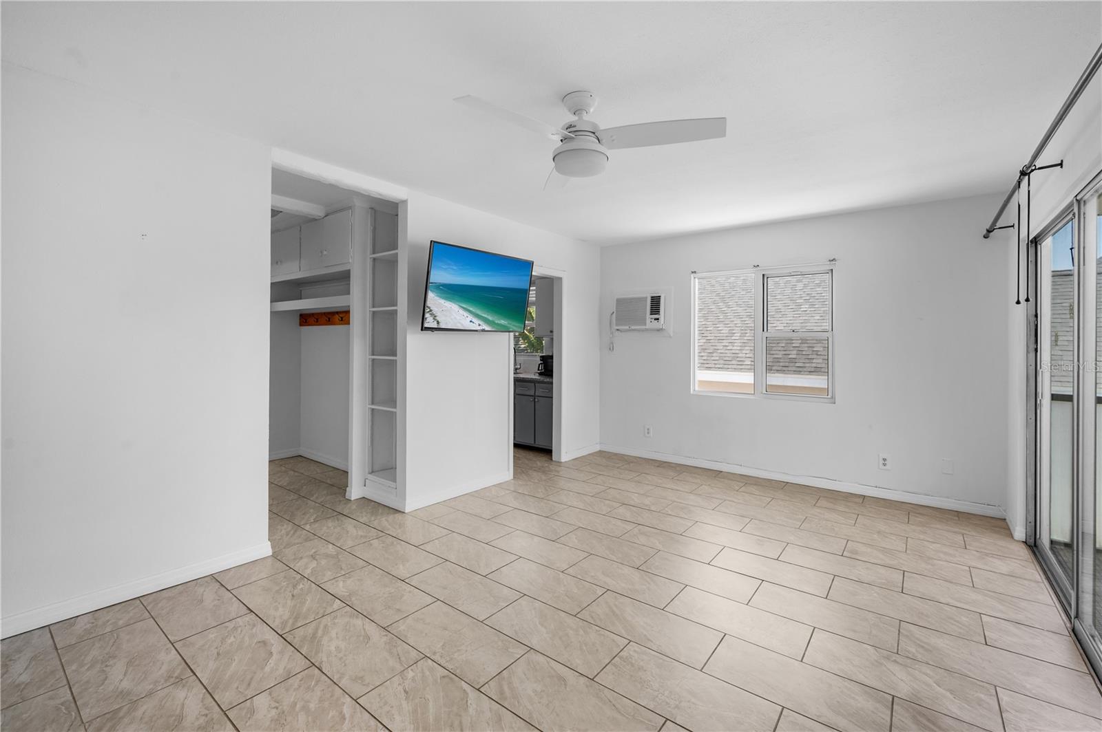 Image 3 of 10 For 1739 Siesta Drive 4