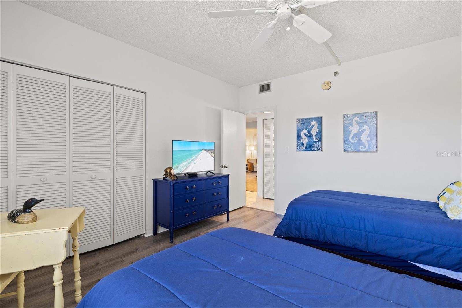 Image 33 of 77 For 3540 Gulf Of Mexico Drive  202