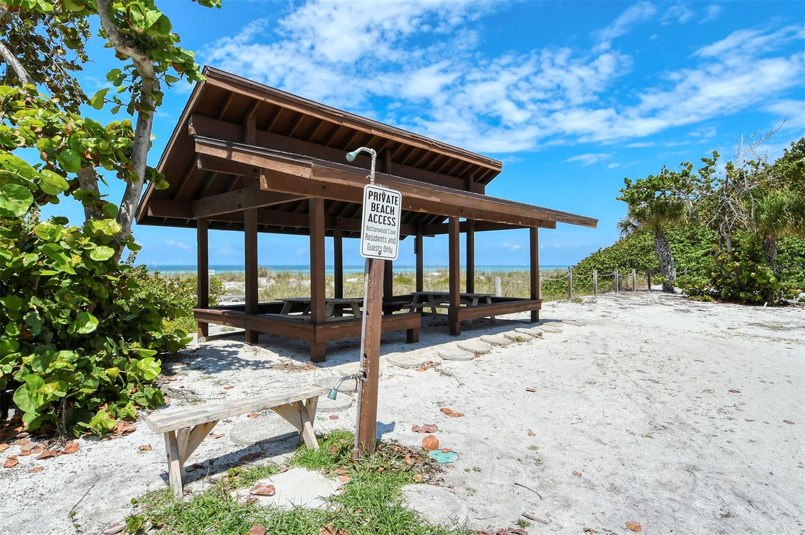Image 47 of 77 For 3540 Gulf Of Mexico Drive  202