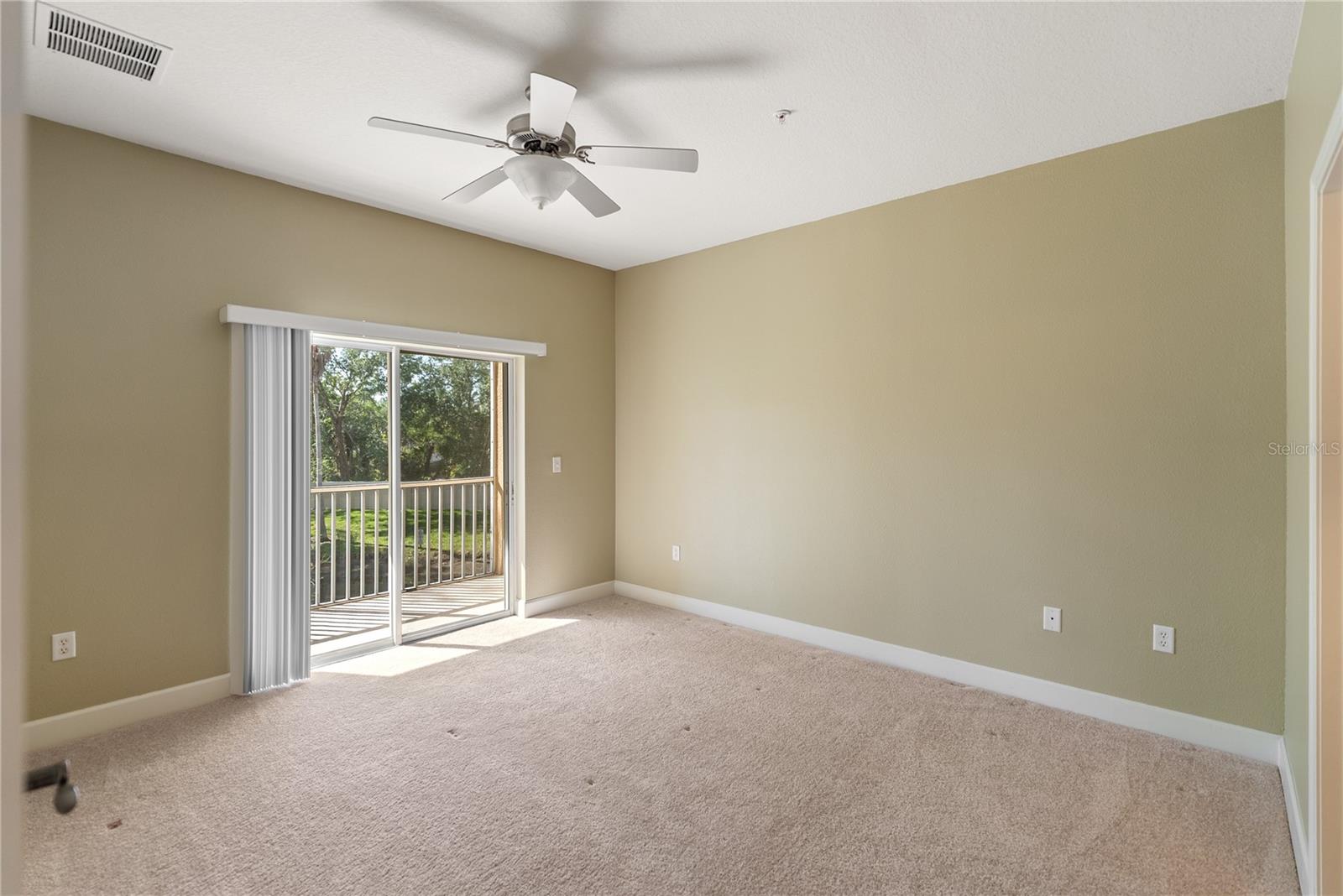 Image 18 of 44 For 3671 Parkridge Circle 8-201