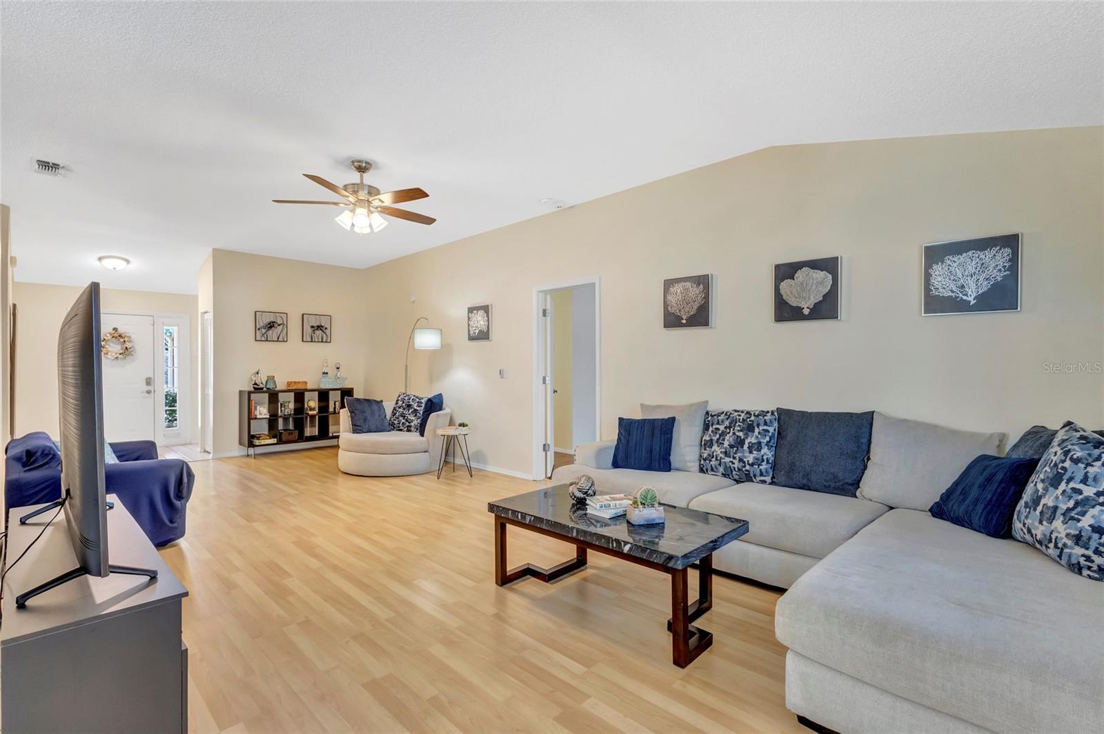 Image 17 of 39 For 6415 39th Avenue W