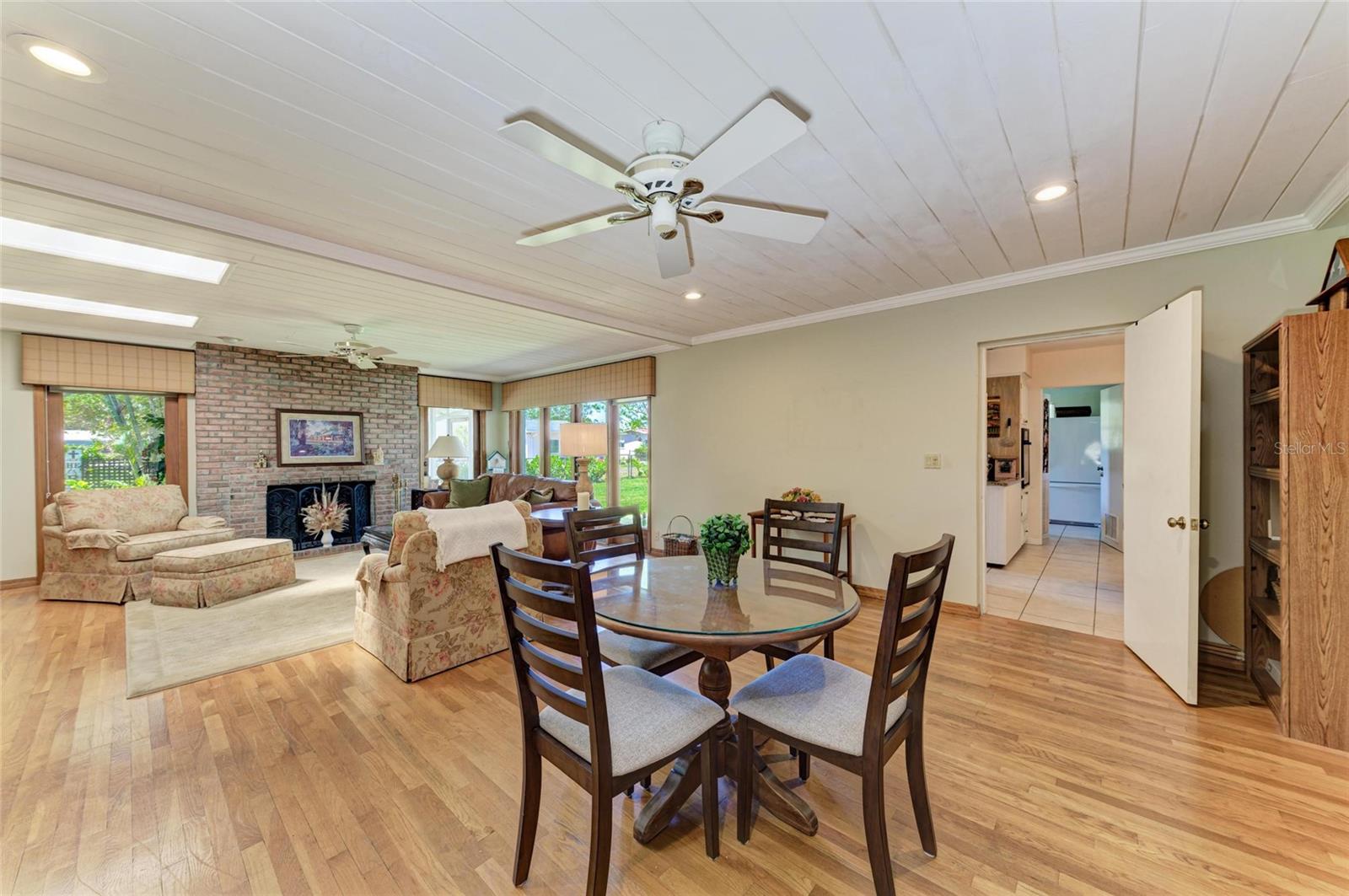 Image 32 of 57 For 4611 17th Avenue W