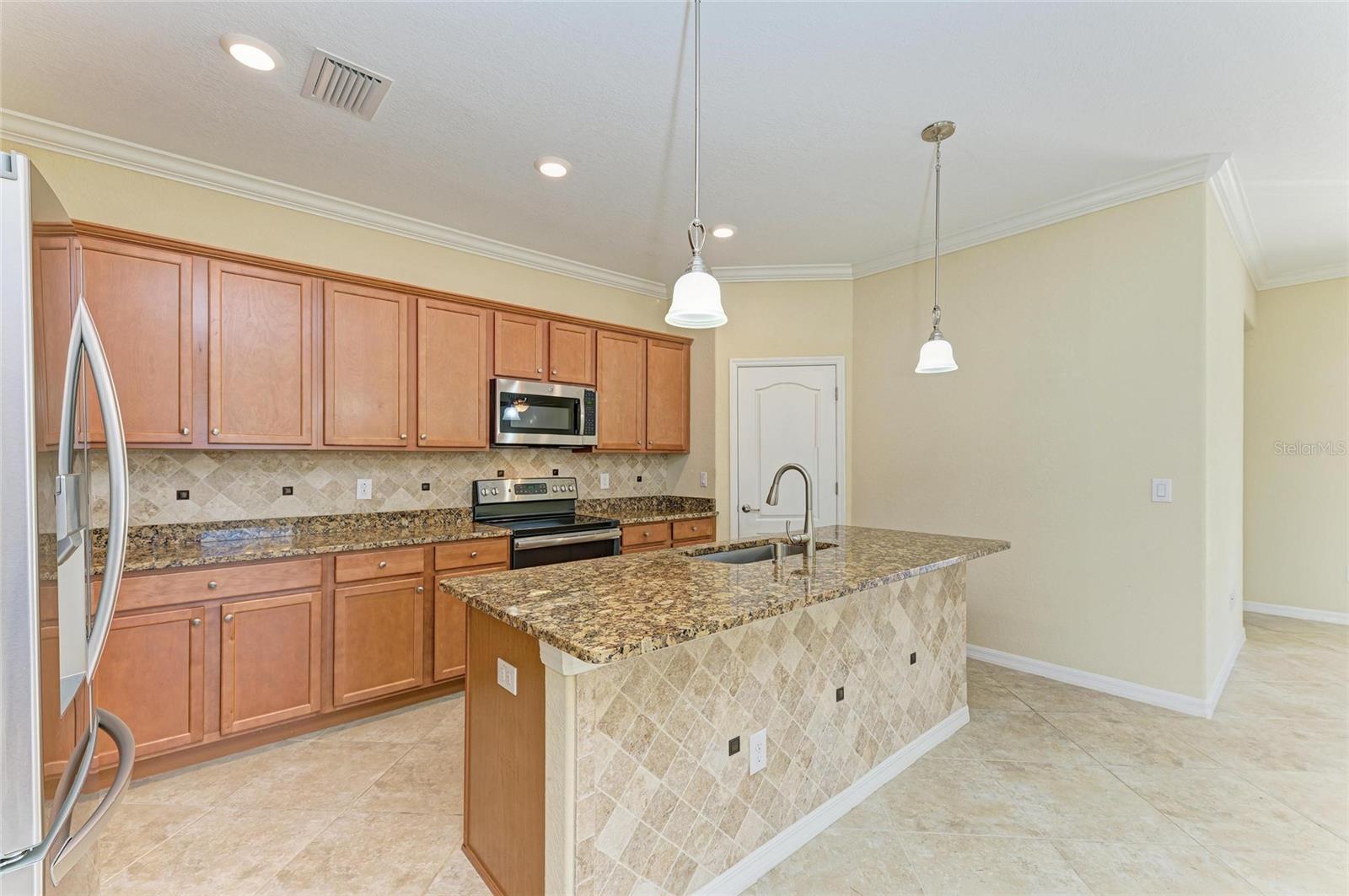 Image 10 of 100 For 7140 Marsh View Terrace
