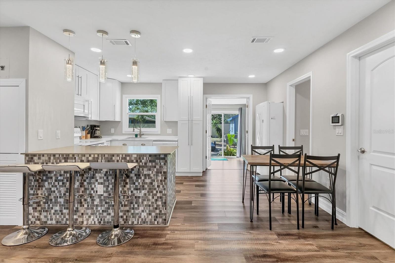 Image 10 of 76 For 2350 Novus Street