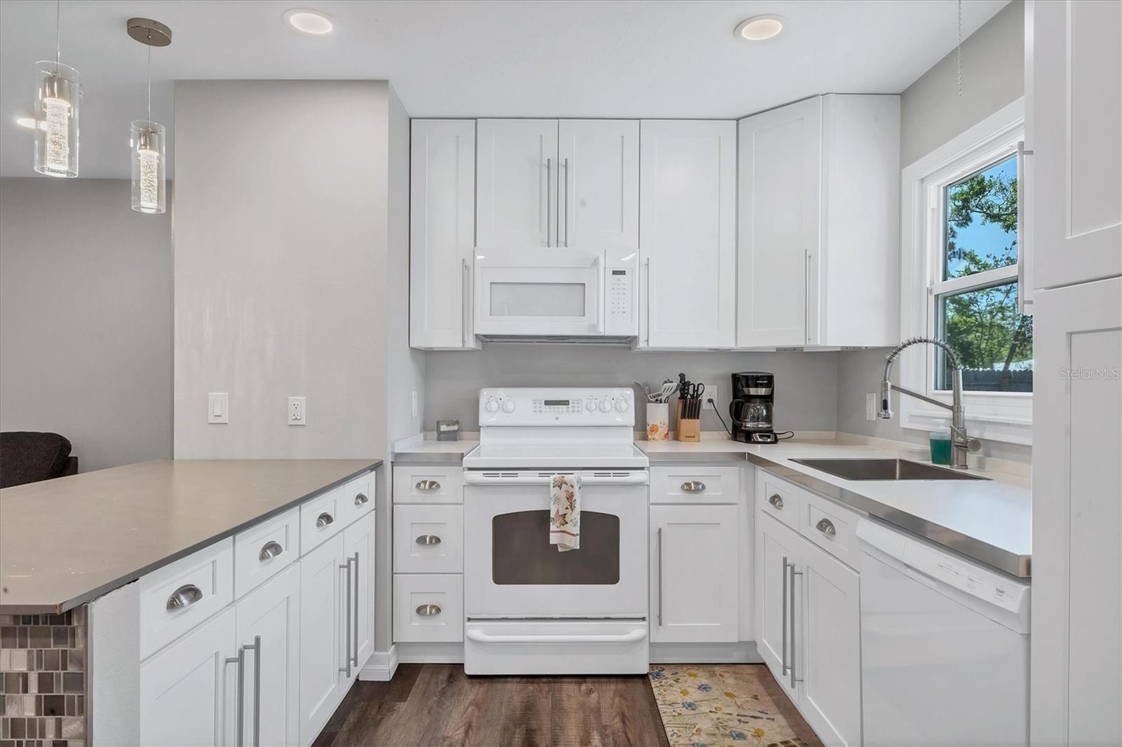 Image 13 of 76 For 2350 Novus Street