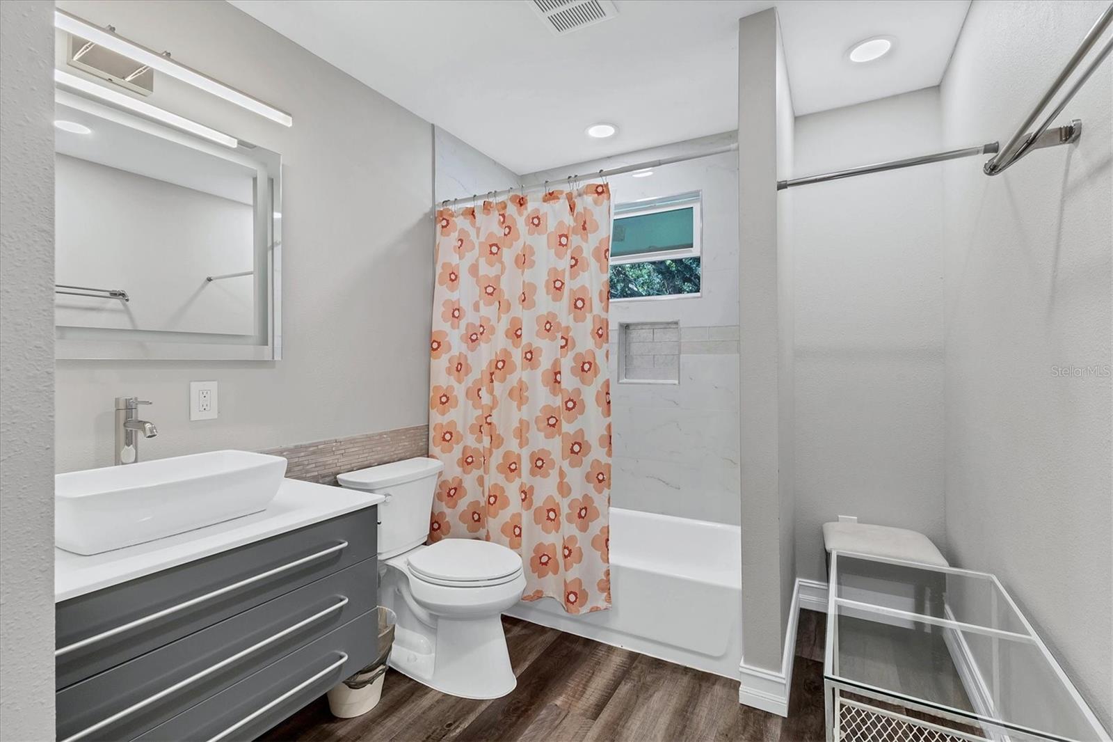 Image 21 of 76 For 2350 Novus Street