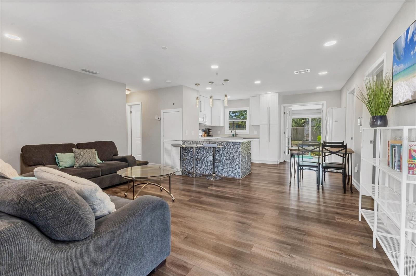 Image 6 of 76 For 2350 Novus Street