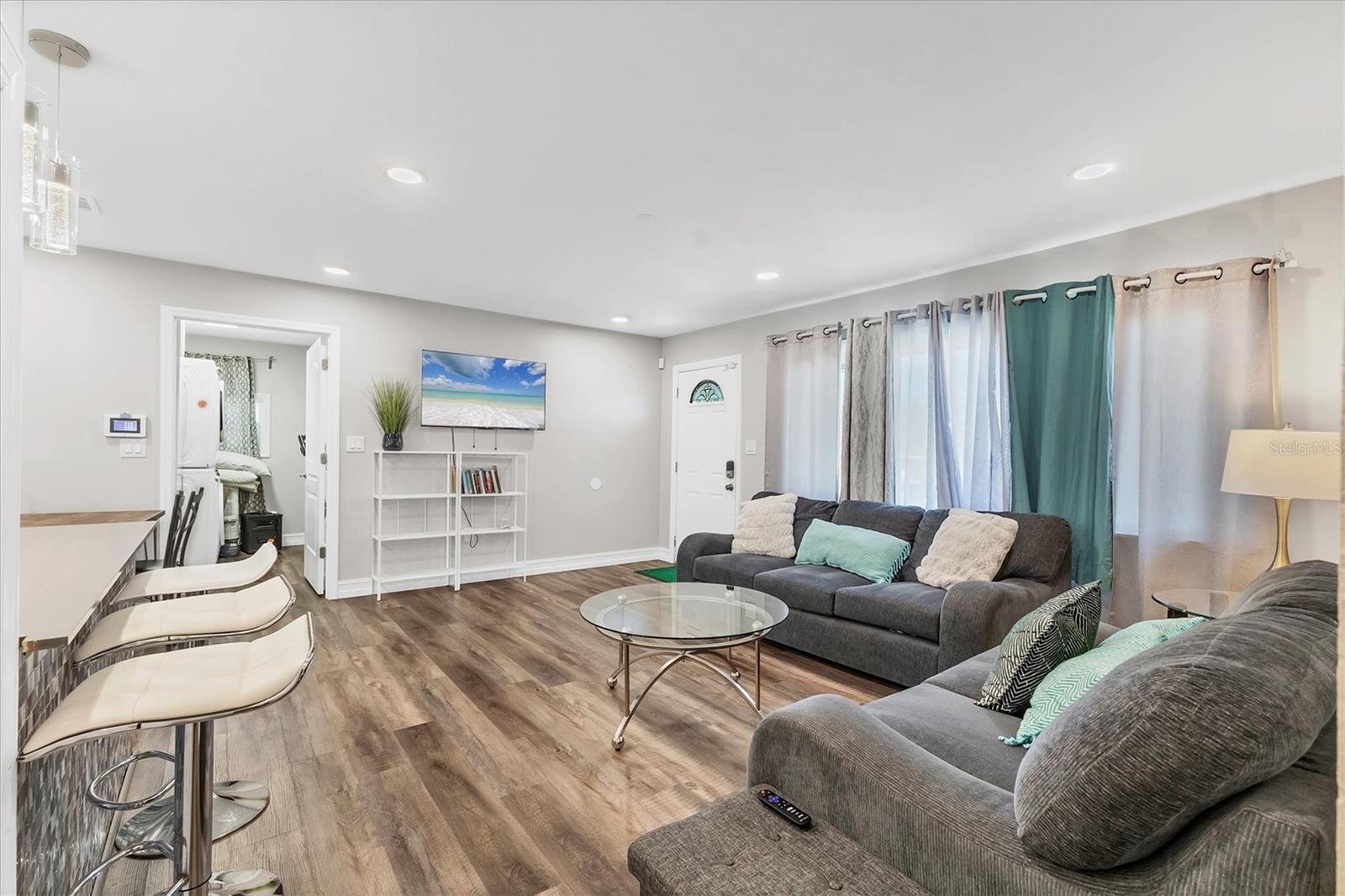 Image 8 of 76 For 2350 Novus Street