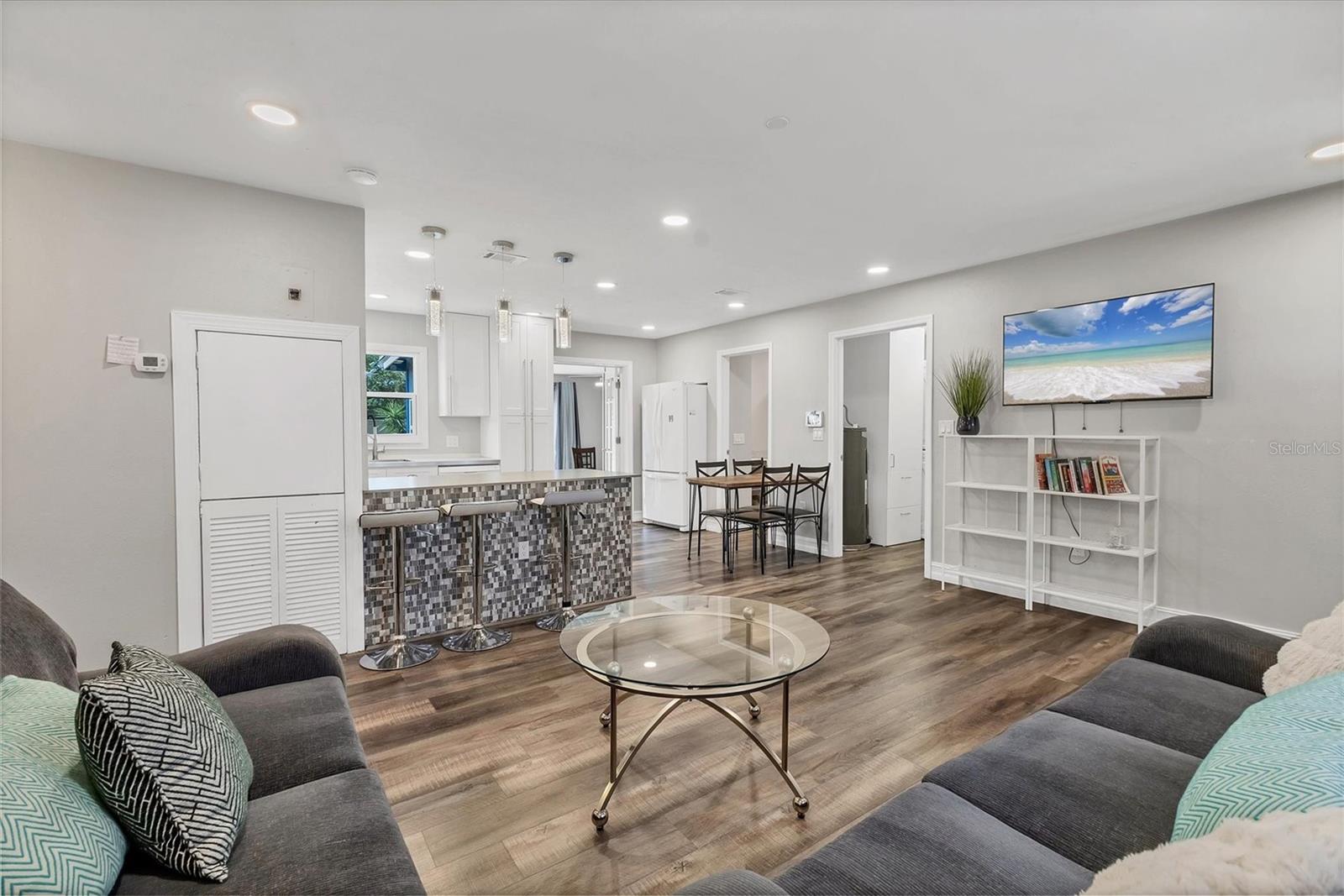 Image 9 of 76 For 2350 Novus Street