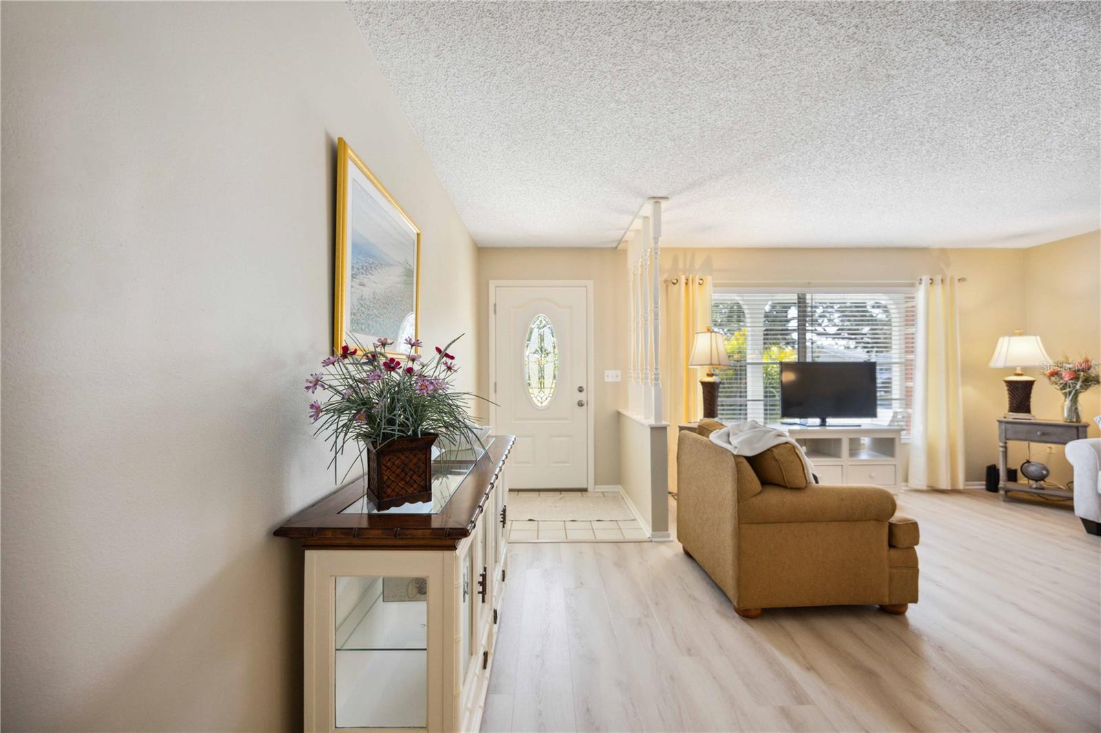 Image 3 of 26 For 1006 Oakleaf Boulevard