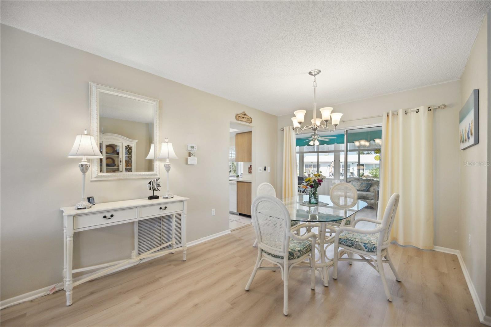 Image 7 of 26 For 1006 Oakleaf Boulevard